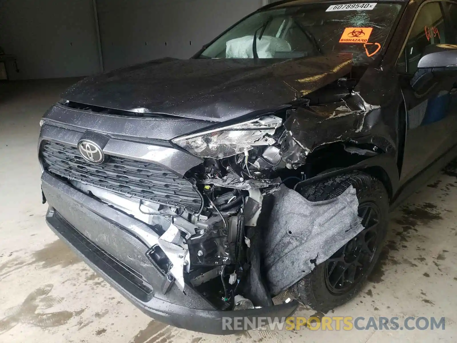 9 Photograph of a damaged car JTMW1RFV9LJ017666 TOYOTA RAV4 2020