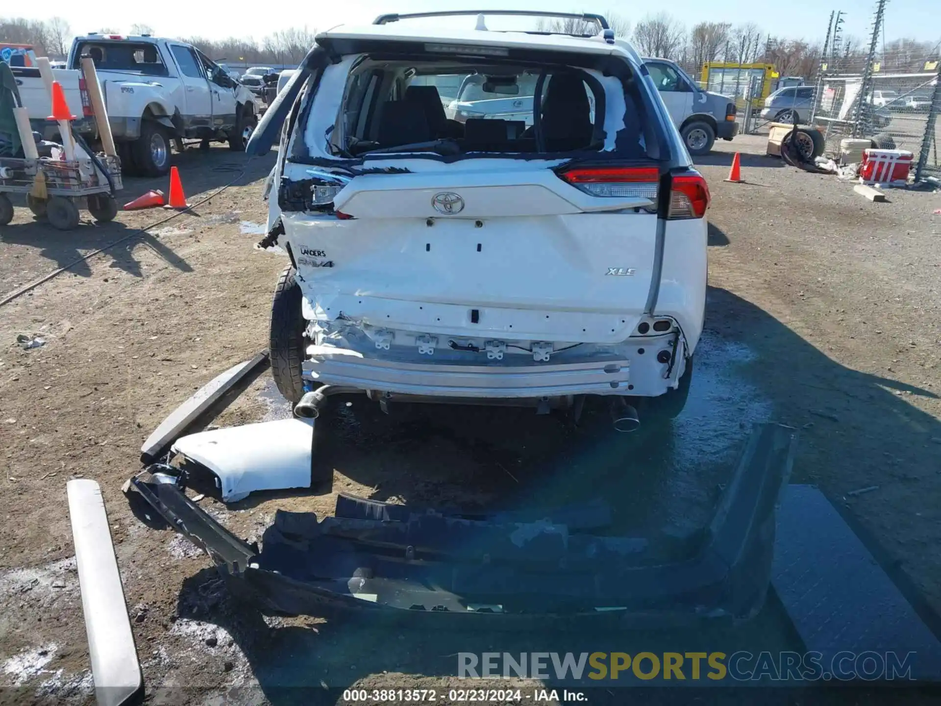 16 Photograph of a damaged car JTMW1RFVXLD059312 TOYOTA RAV4 2020