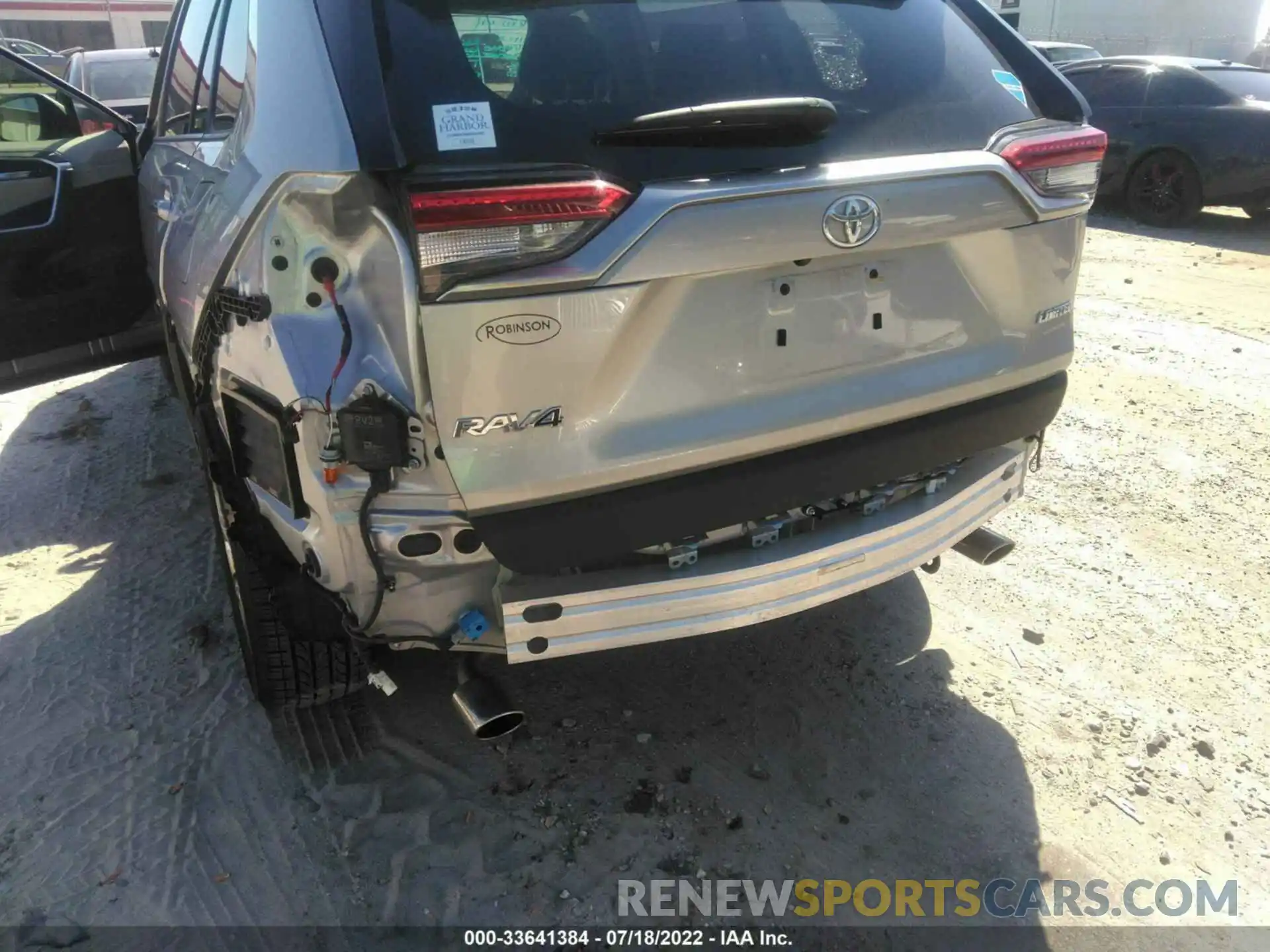 6 Photograph of a damaged car JTMY1RFV0LJ016981 TOYOTA RAV4 2020