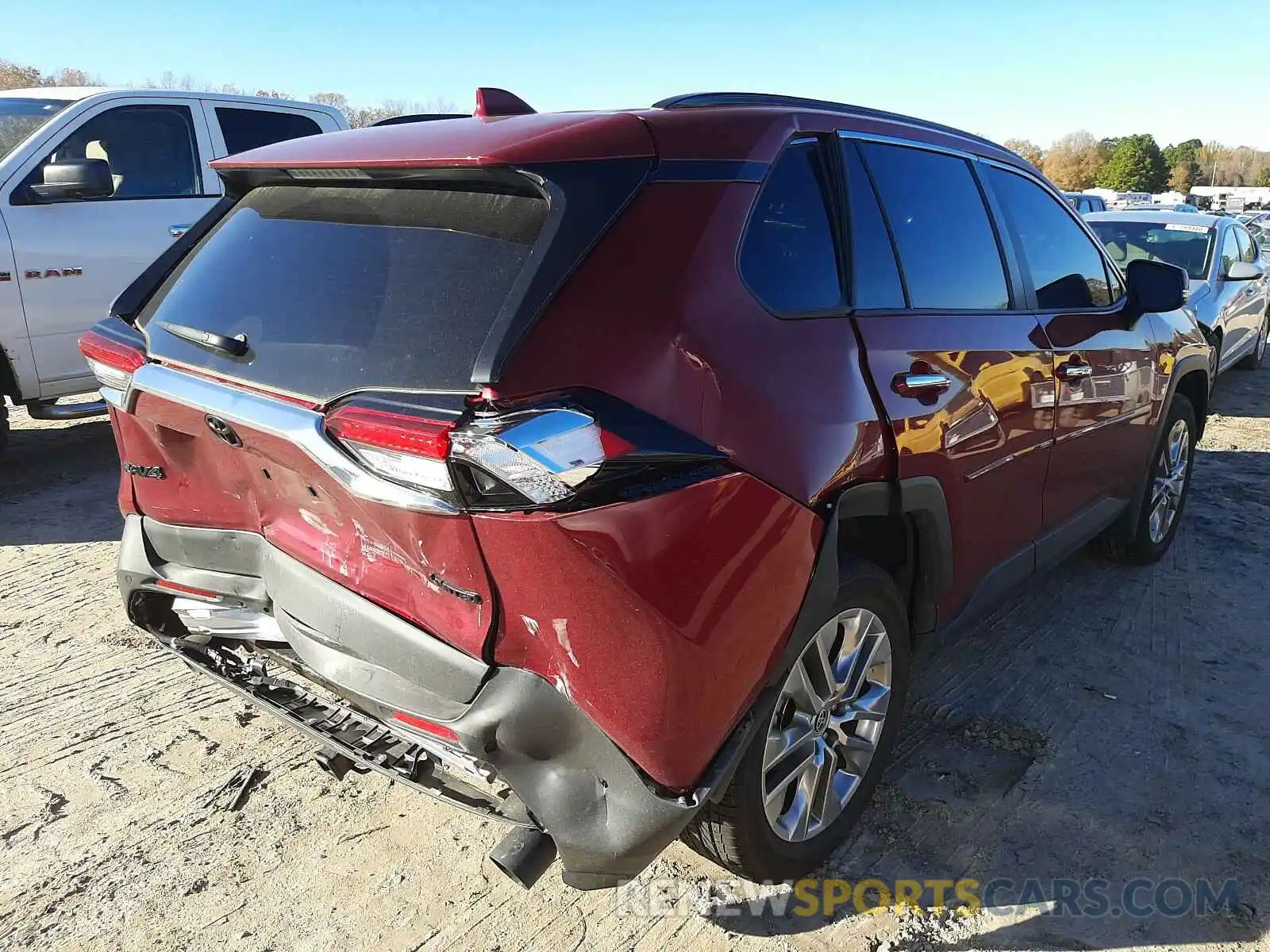 4 Photograph of a damaged car JTMY1RFV2LD519622 TOYOTA RAV4 2020