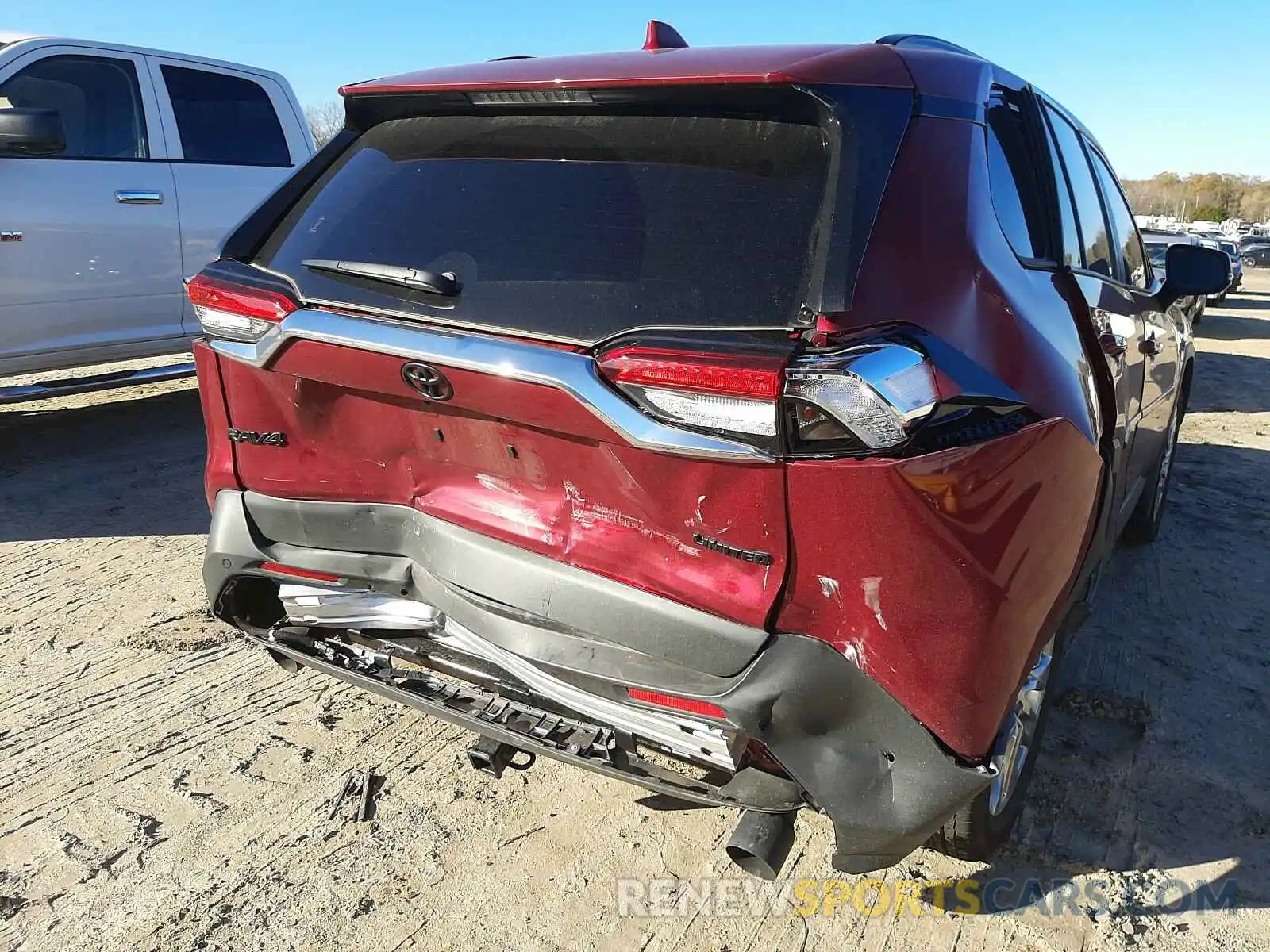 9 Photograph of a damaged car JTMY1RFV2LD519622 TOYOTA RAV4 2020