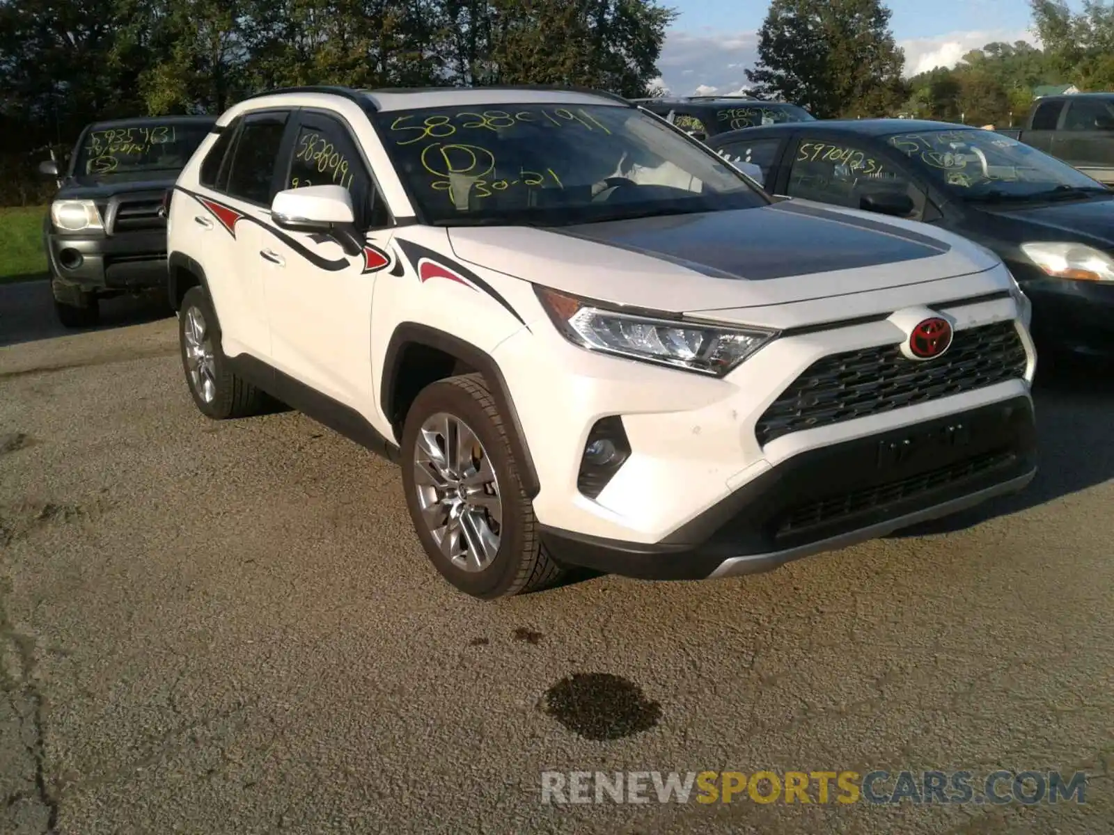 1 Photograph of a damaged car JTMY1RFV5LD519114 TOYOTA RAV4 2020