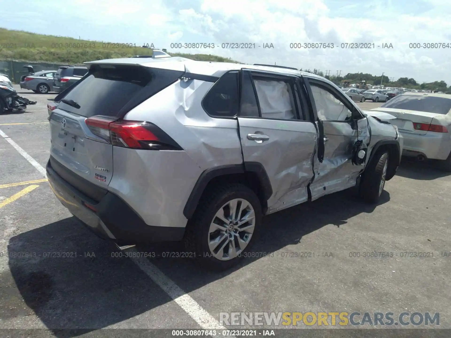 4 Photograph of a damaged car JTMY1RFV6LJ022087 TOYOTA RAV4 2020