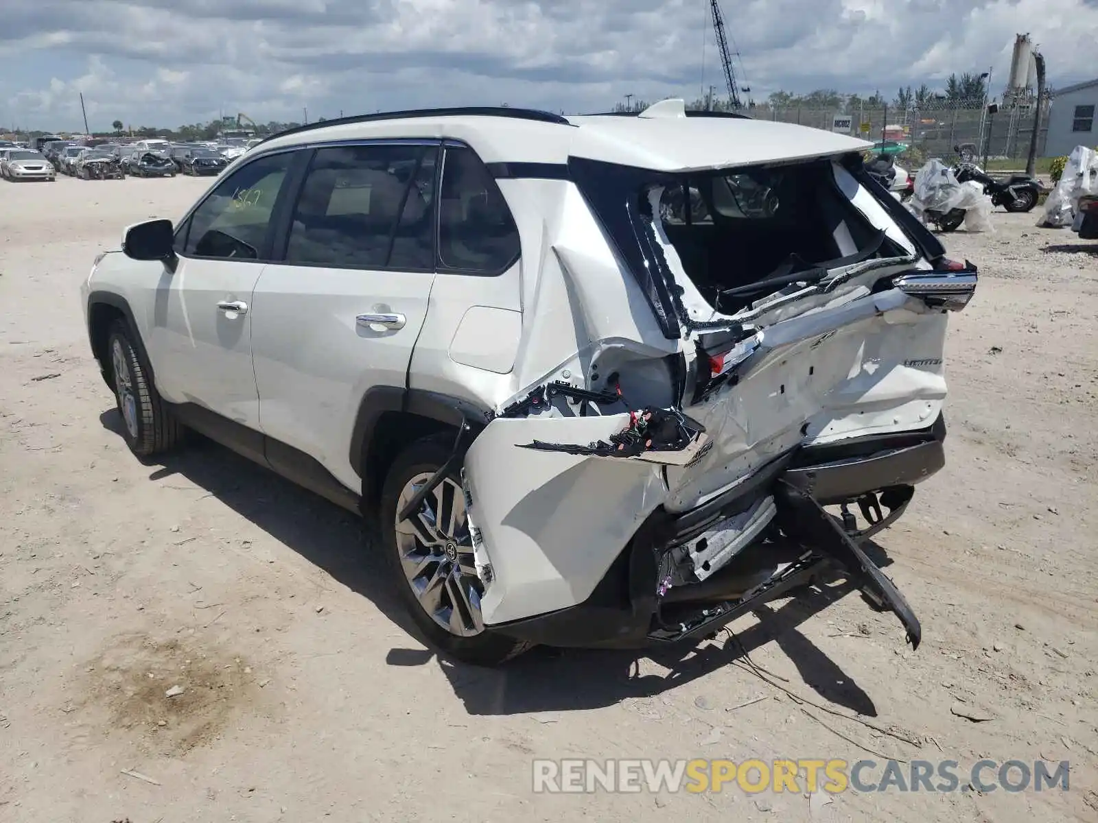 3 Photograph of a damaged car JTMY1RFV6LJ022462 TOYOTA RAV4 2020