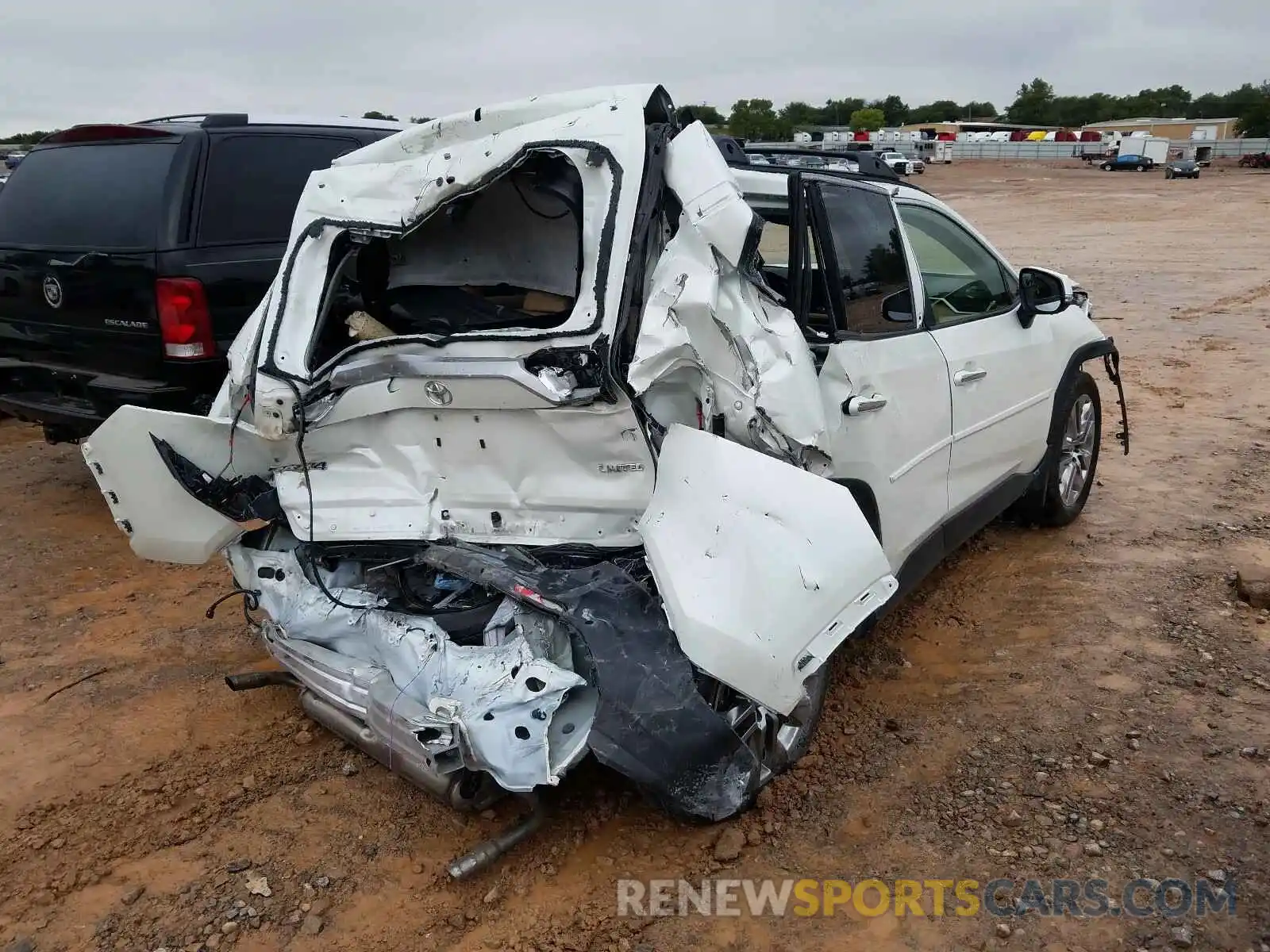 4 Photograph of a damaged car JTMY1RFV7LD517784 TOYOTA RAV4 2020