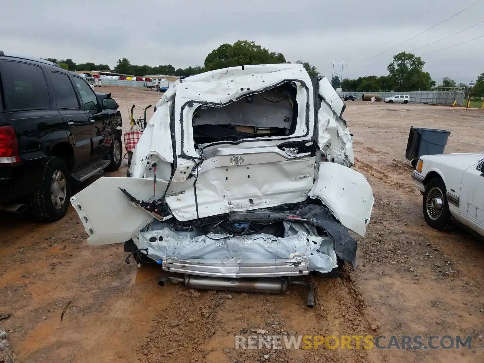 9 Photograph of a damaged car JTMY1RFV7LD517784 TOYOTA RAV4 2020