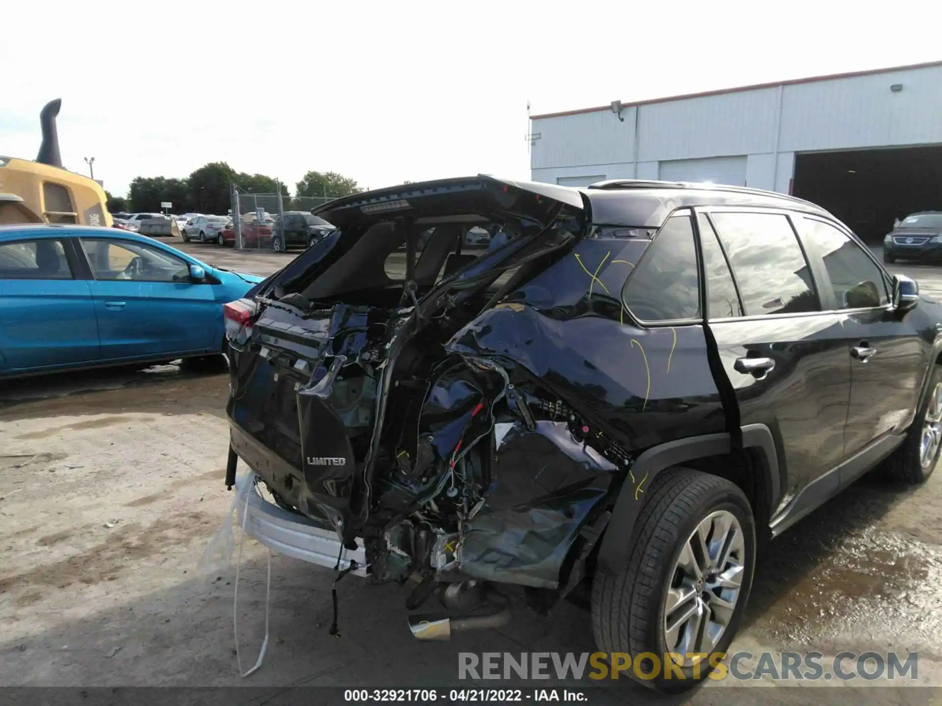 6 Photograph of a damaged car JTMY1RFV9LD046706 TOYOTA RAV4 2020