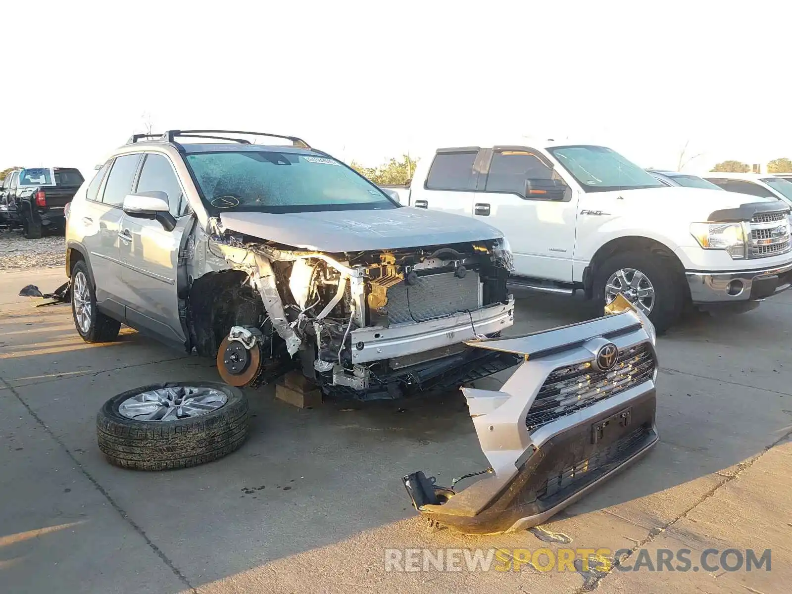 1 Photograph of a damaged car JTMY1RFVXLD520386 TOYOTA RAV4 2020