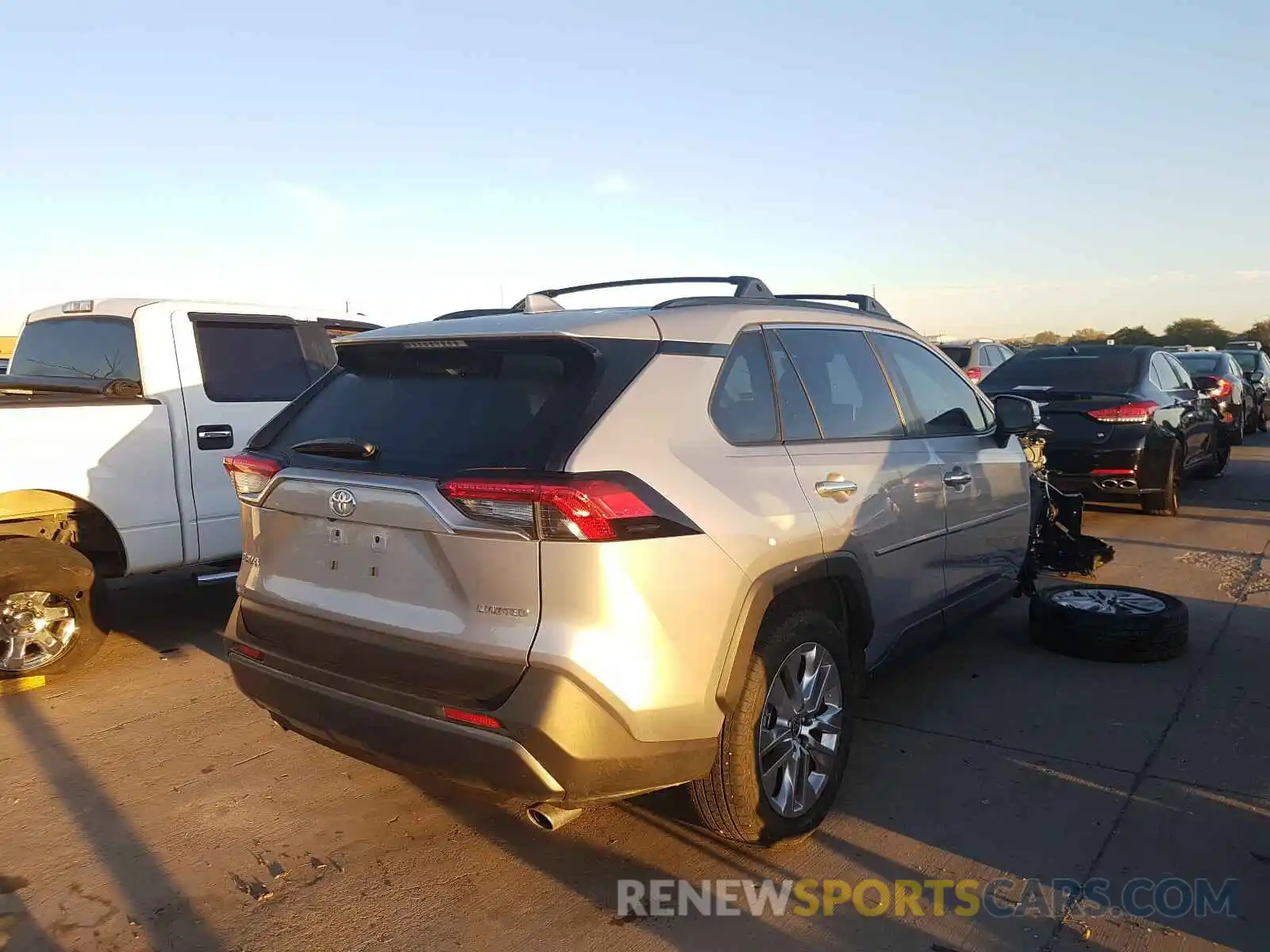 4 Photograph of a damaged car JTMY1RFVXLD520386 TOYOTA RAV4 2020