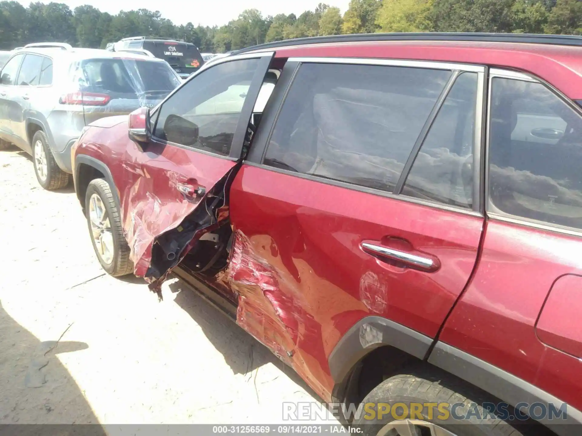 6 Photograph of a damaged car JTMY1RFVXLJ018253 TOYOTA RAV4 2020