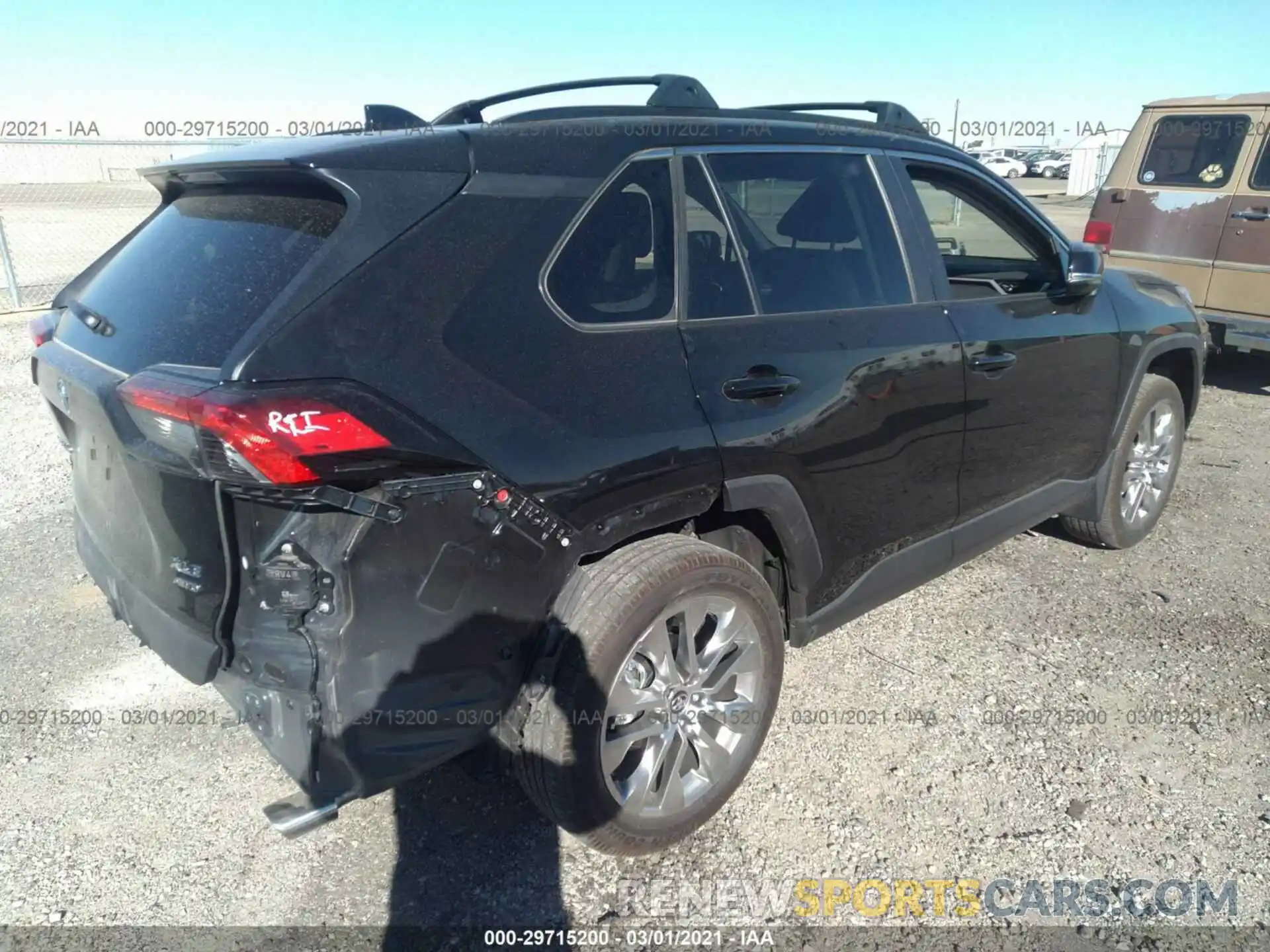 4 Photograph of a damaged car 2T3A1RFV0MC156440 TOYOTA RAV4 2021