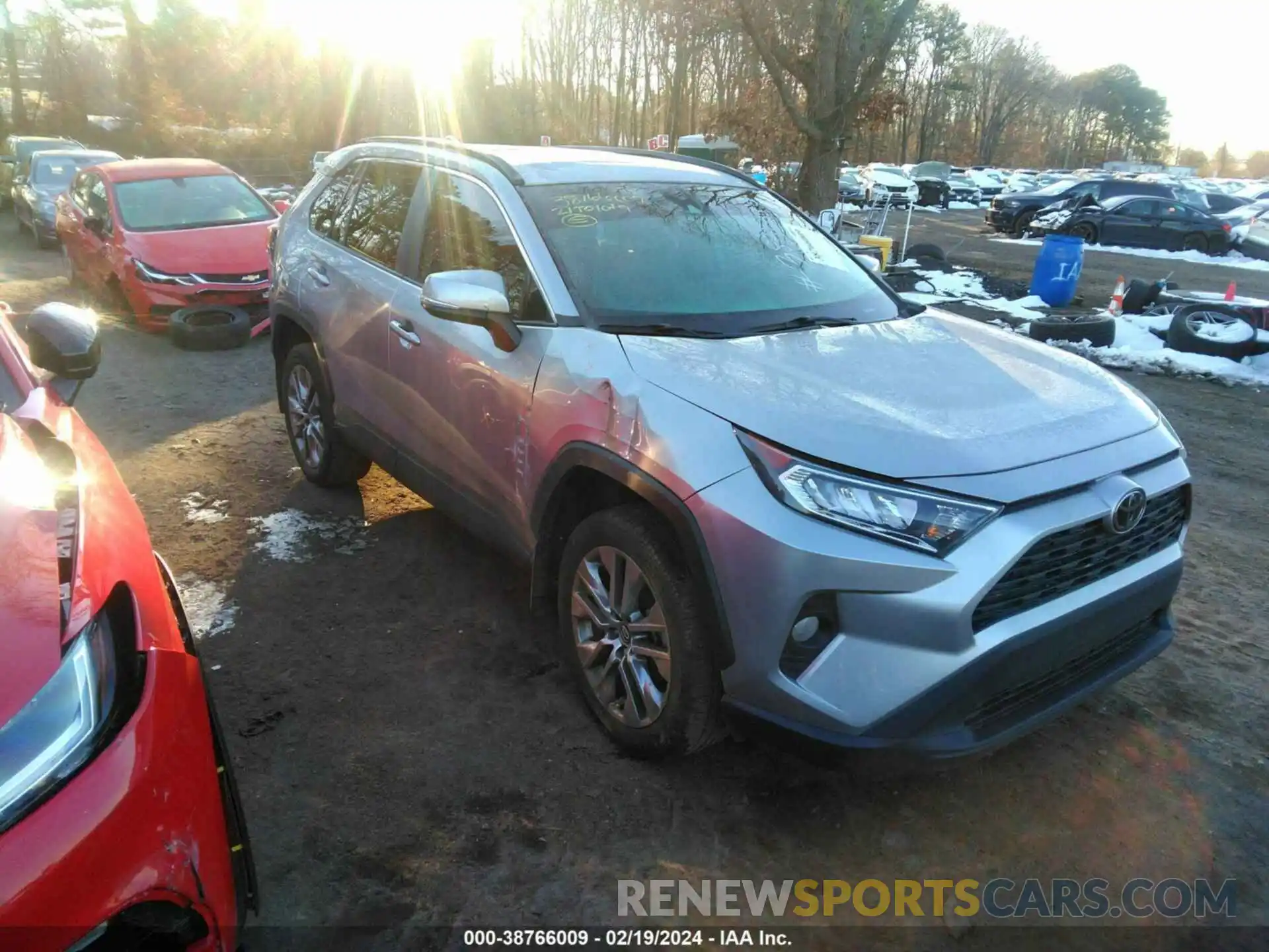 1 Photograph of a damaged car 2T3A1RFV0MC169947 TOYOTA RAV4 2021