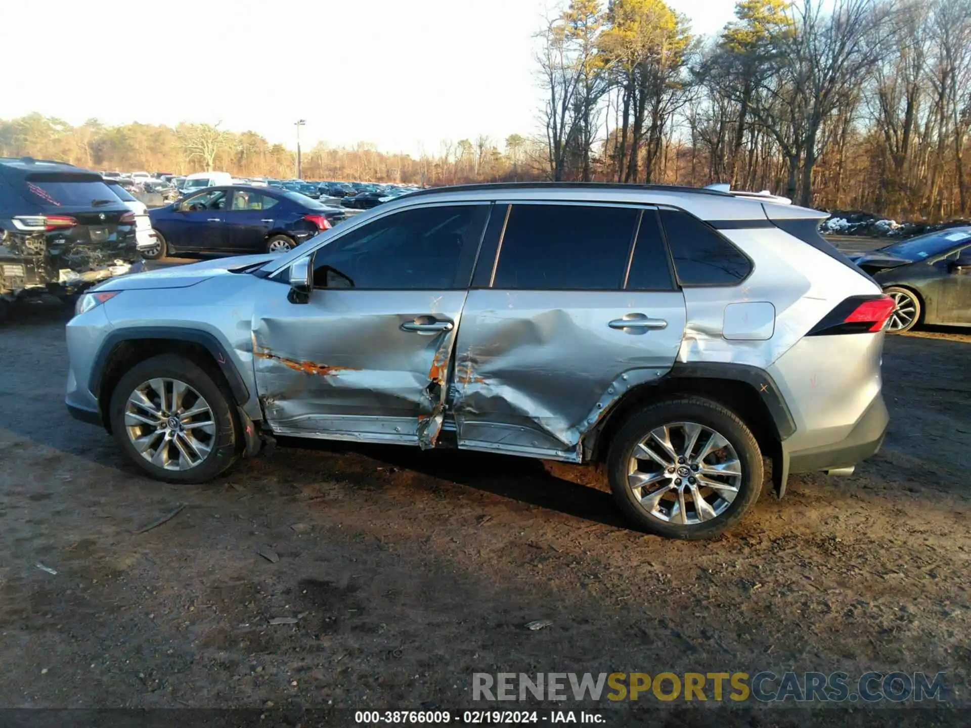 14 Photograph of a damaged car 2T3A1RFV0MC169947 TOYOTA RAV4 2021