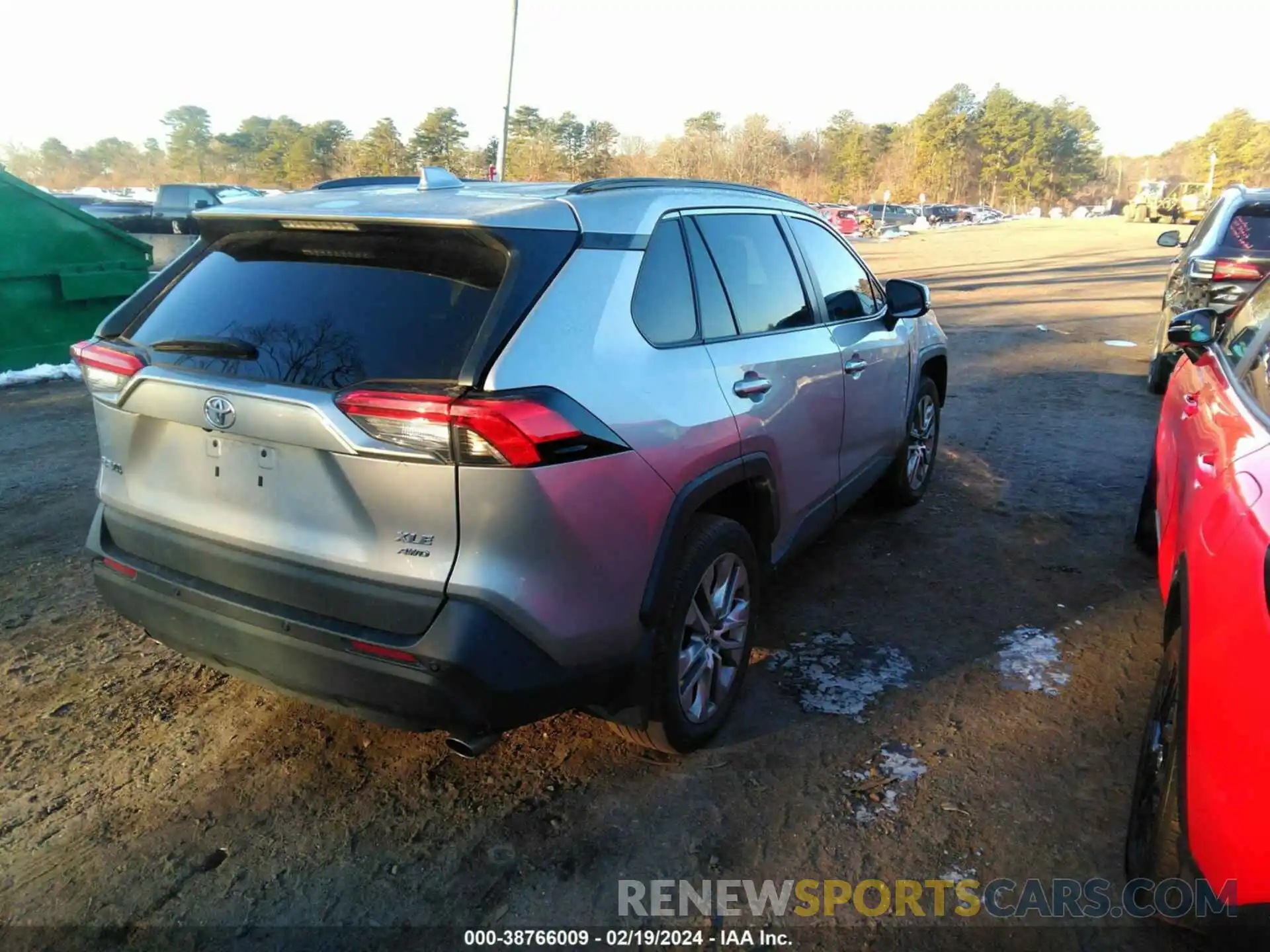 4 Photograph of a damaged car 2T3A1RFV0MC169947 TOYOTA RAV4 2021