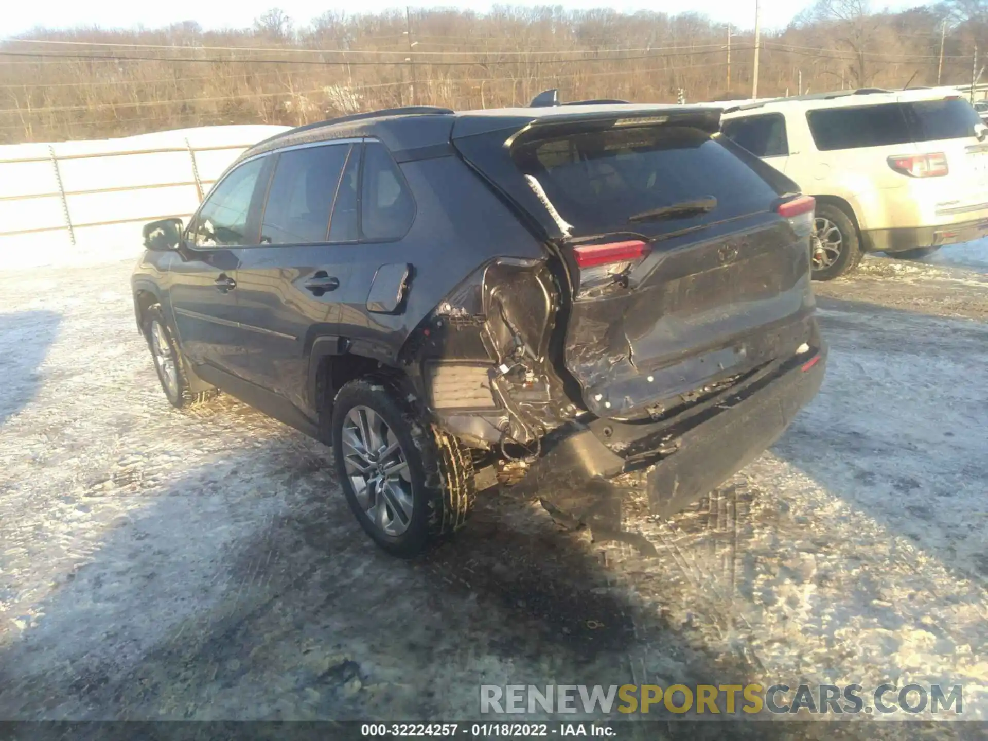 3 Photograph of a damaged car 2T3A1RFV0MC192497 TOYOTA RAV4 2021