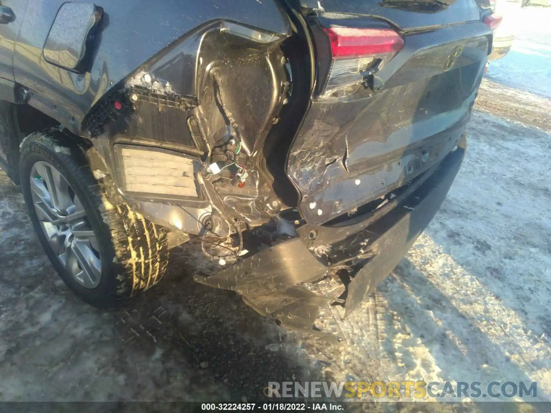 6 Photograph of a damaged car 2T3A1RFV0MC192497 TOYOTA RAV4 2021