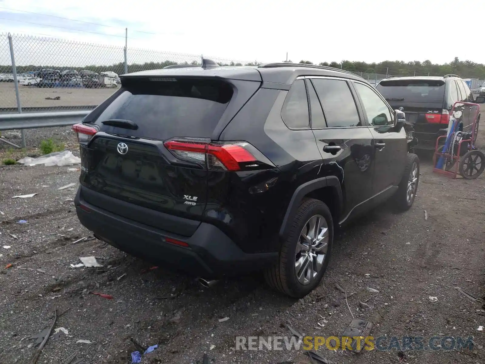 4 Photograph of a damaged car 2T3A1RFV0MC200159 TOYOTA RAV4 2021