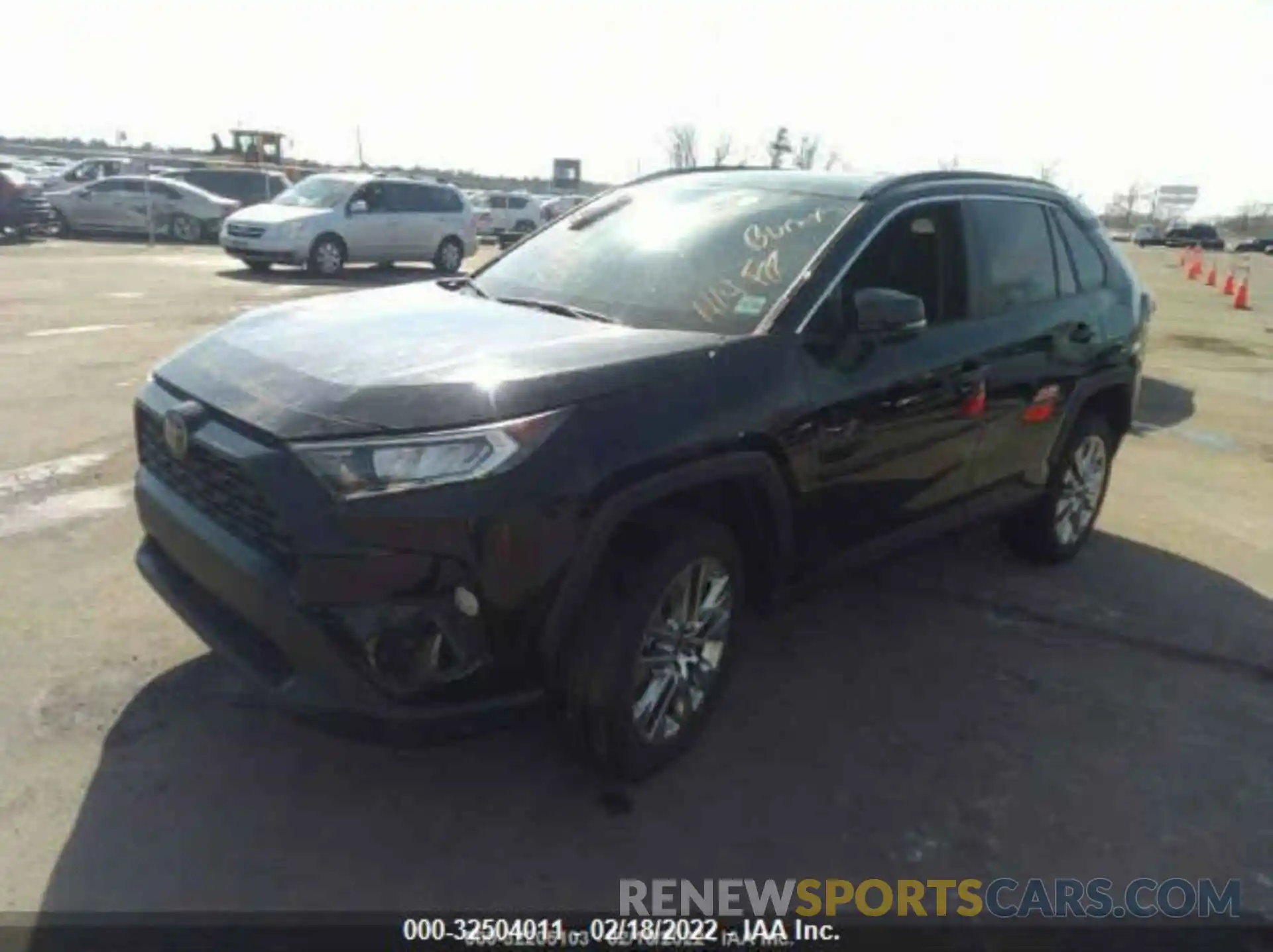 2 Photograph of a damaged car 2T3A1RFV0MC221304 TOYOTA RAV4 2021