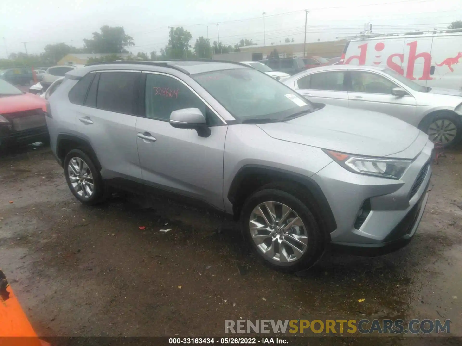 1 Photograph of a damaged car 2T3A1RFV0MC239253 TOYOTA RAV4 2021