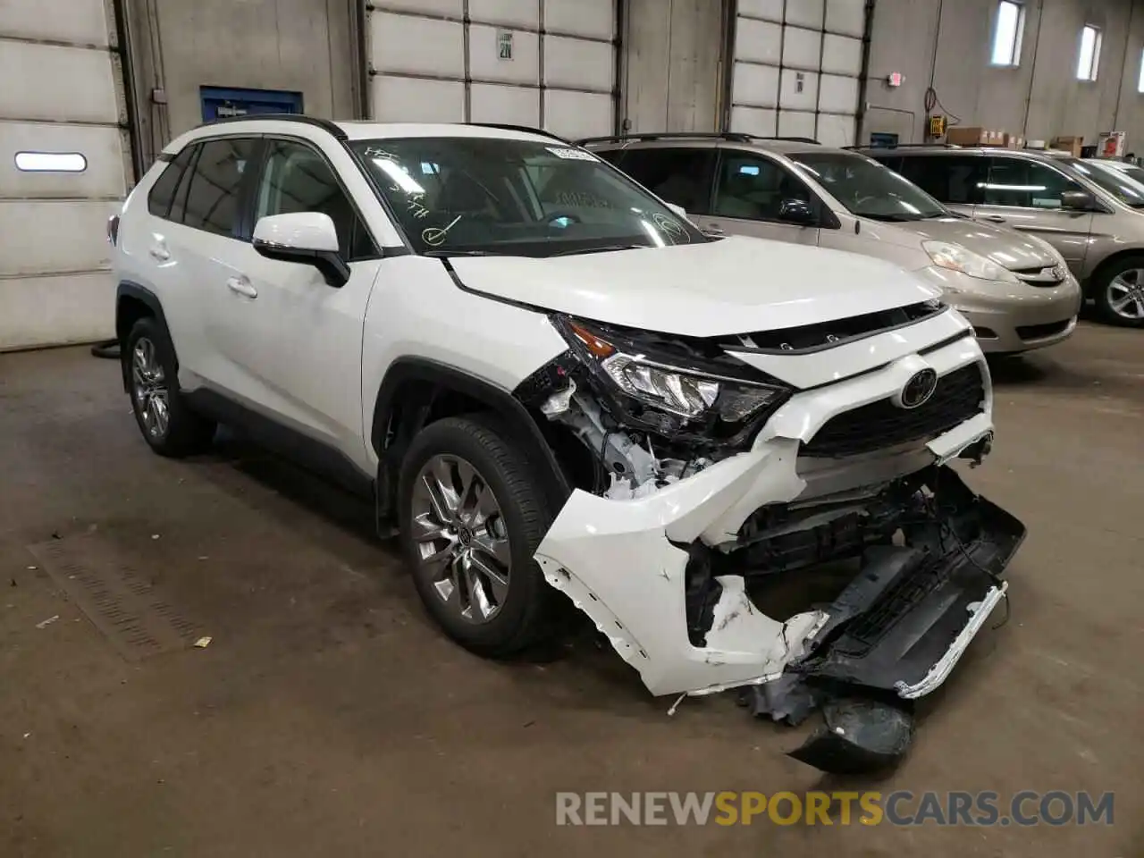 1 Photograph of a damaged car 2T3A1RFV0MW175441 TOYOTA RAV4 2021