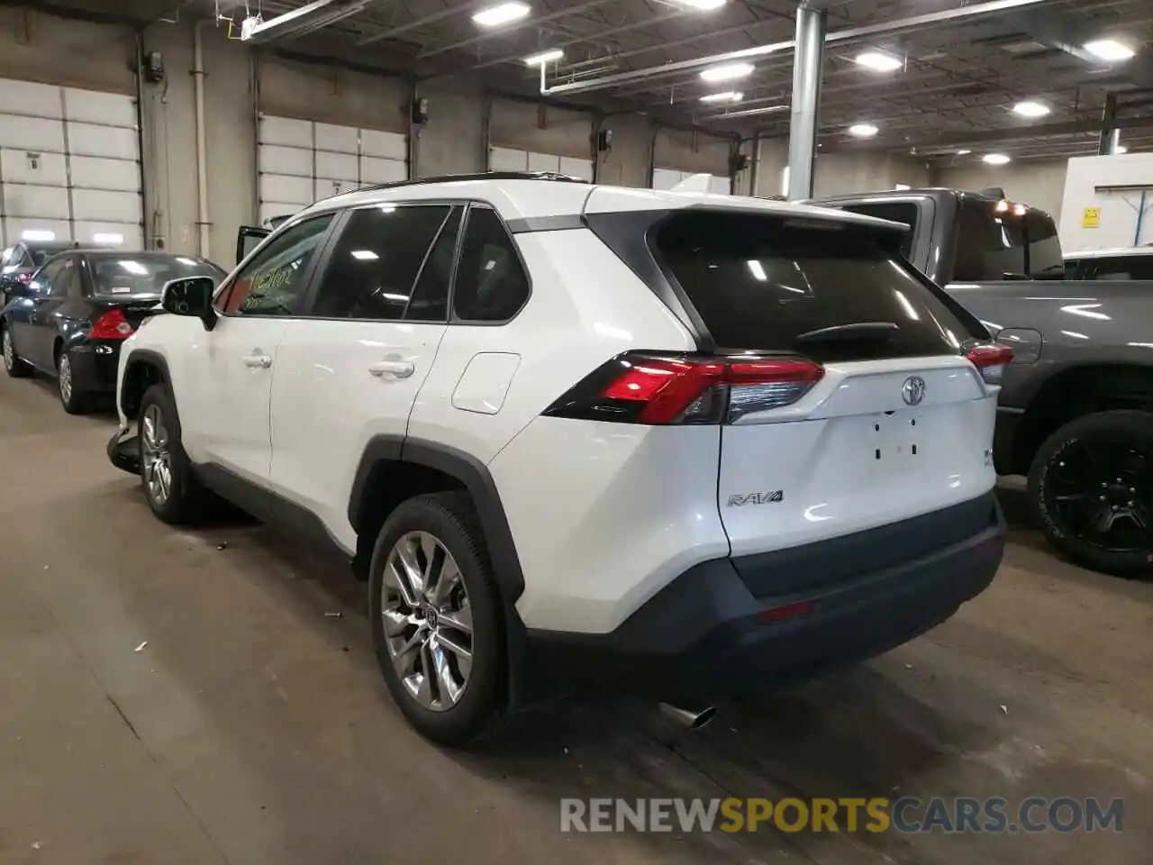 3 Photograph of a damaged car 2T3A1RFV0MW175441 TOYOTA RAV4 2021