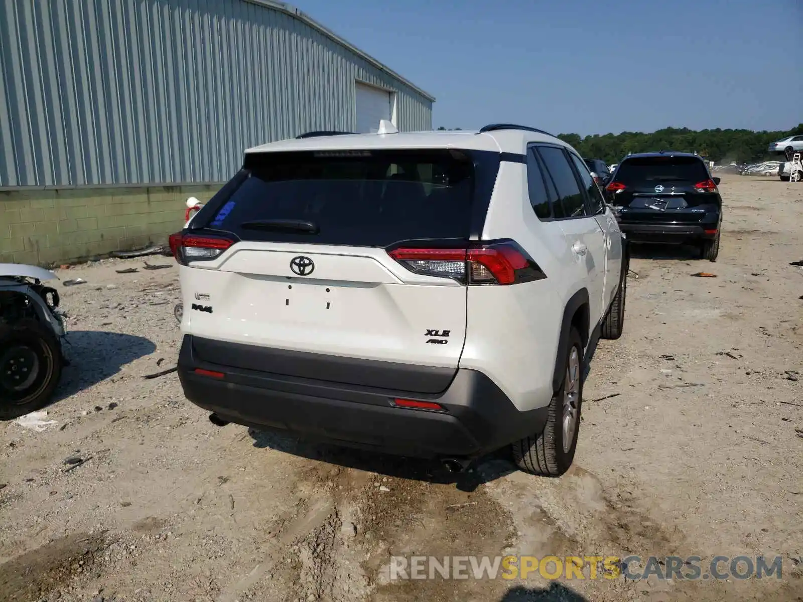 4 Photograph of a damaged car 2T3A1RFV0MW192966 TOYOTA RAV4 2021