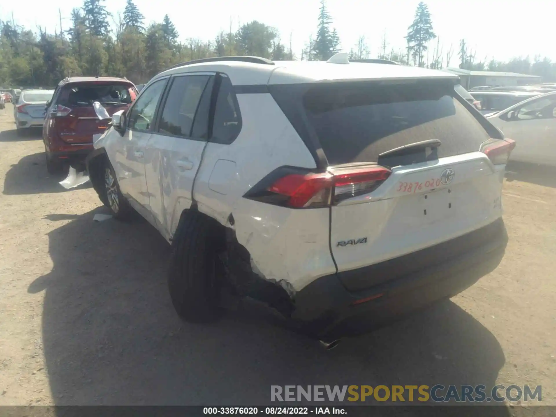 3 Photograph of a damaged car 2T3A1RFV0MW202041 TOYOTA RAV4 2021