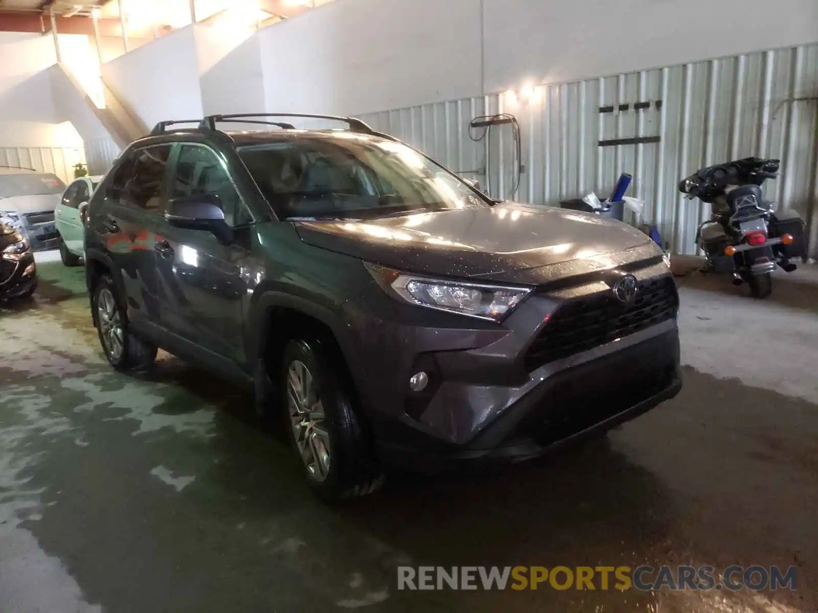 1 Photograph of a damaged car 2T3A1RFV1MW147809 TOYOTA RAV4 2021