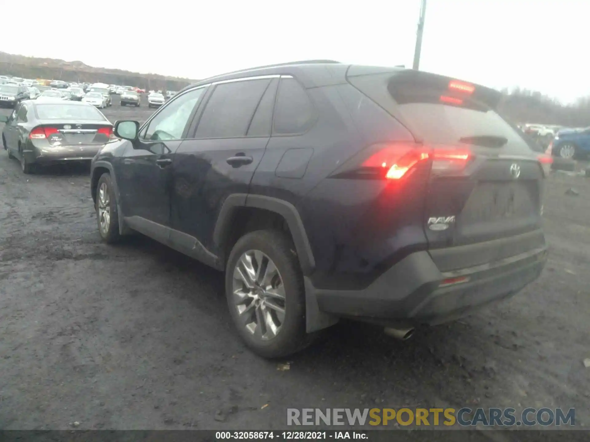 3 Photograph of a damaged car 2T3A1RFV1MW173147 TOYOTA RAV4 2021