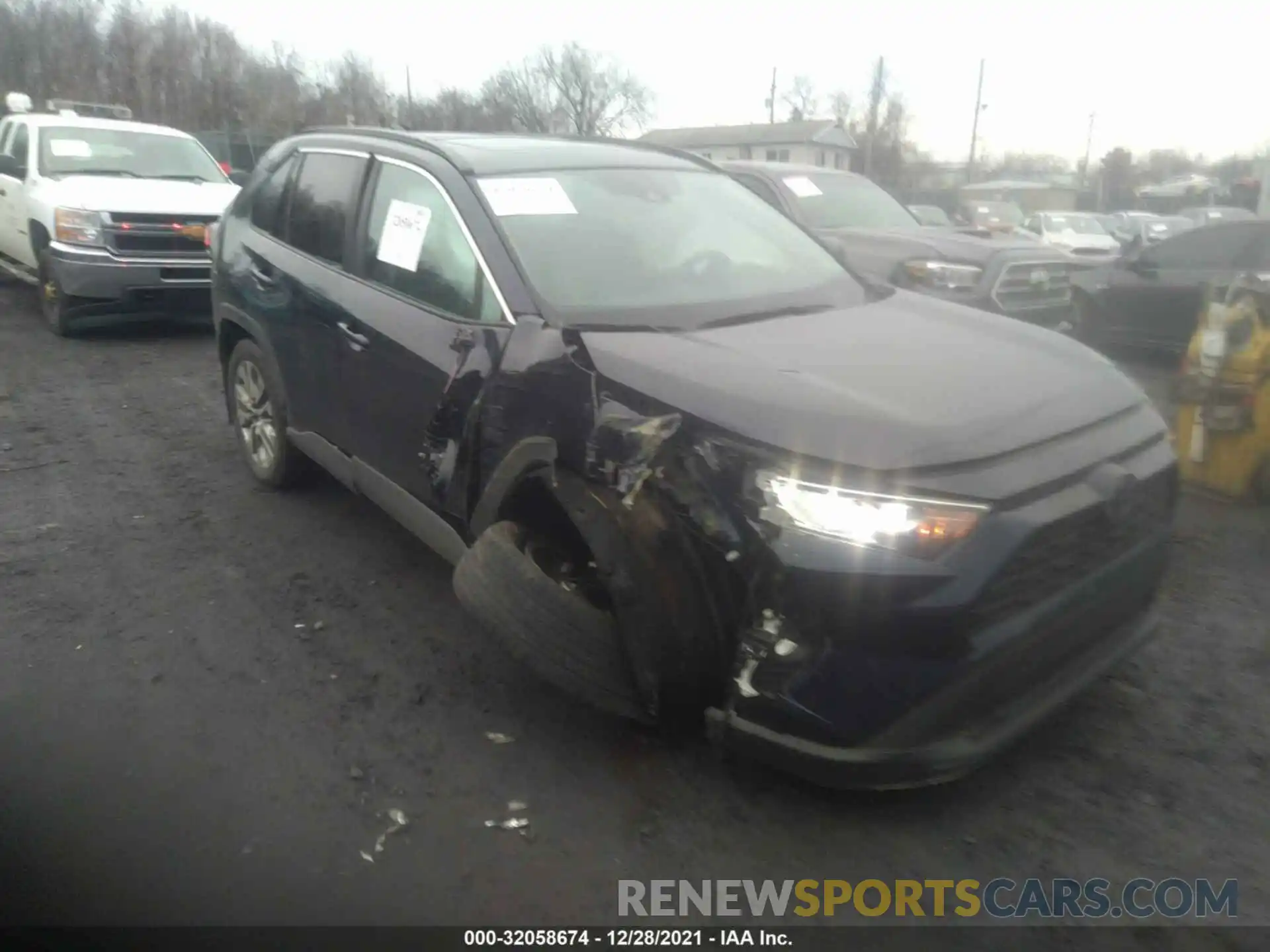 6 Photograph of a damaged car 2T3A1RFV1MW173147 TOYOTA RAV4 2021