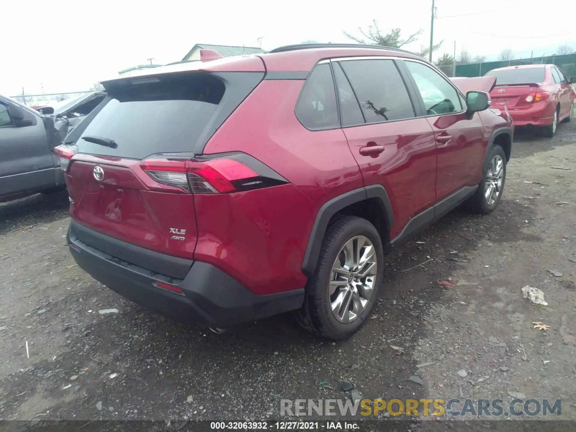 4 Photograph of a damaged car 2T3A1RFV1MW232469 TOYOTA RAV4 2021