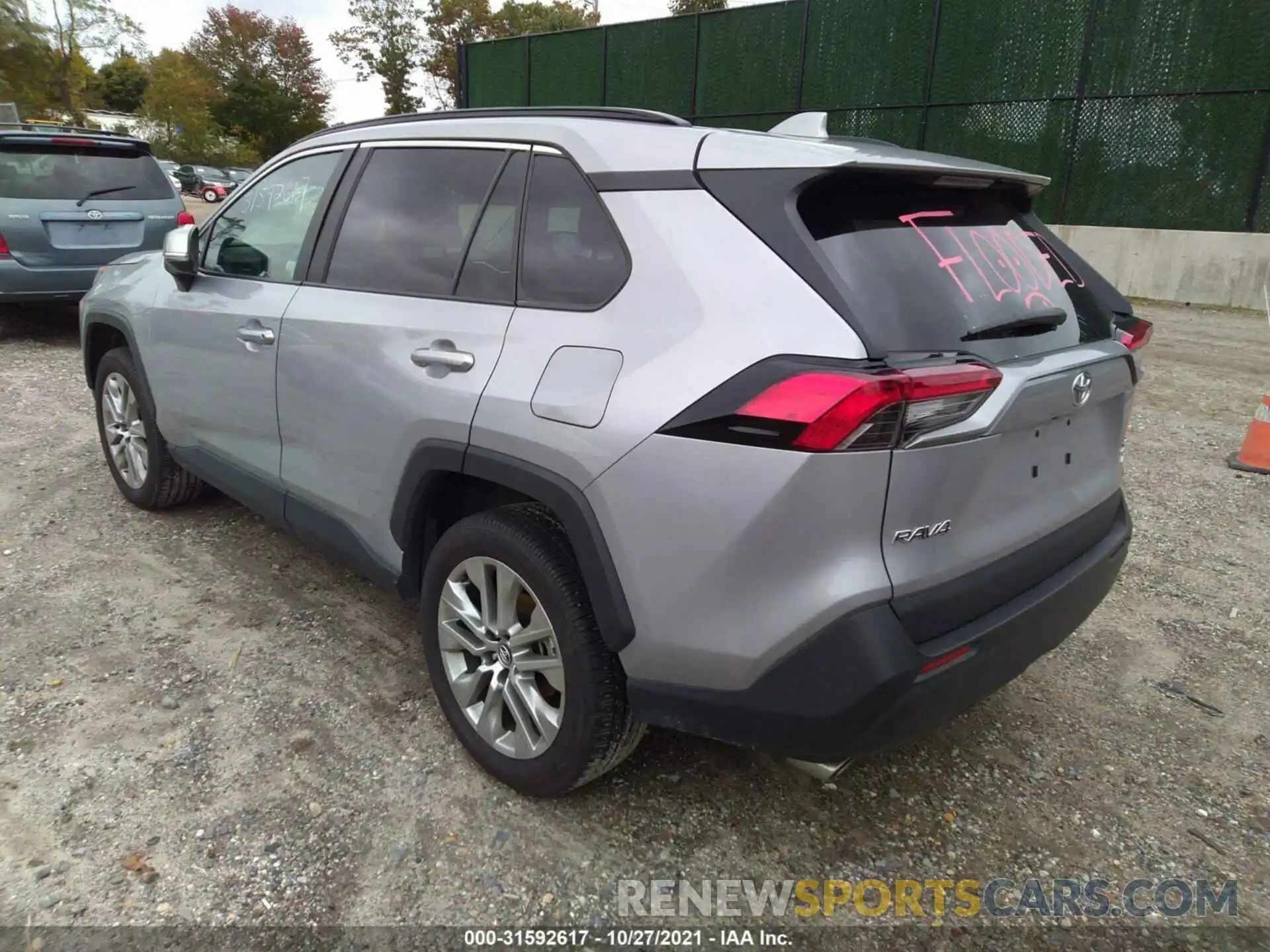 3 Фотография поврежденного автомобиля 2T3A1RFV2MW167387 TOYOTA RAV4 2021