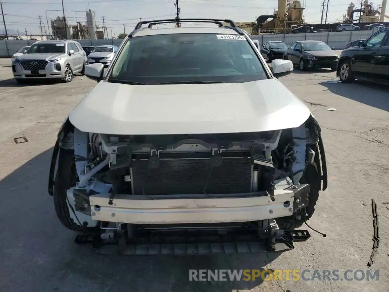 5 Photograph of a damaged car 2T3A1RFV2MW180818 TOYOTA RAV4 2021