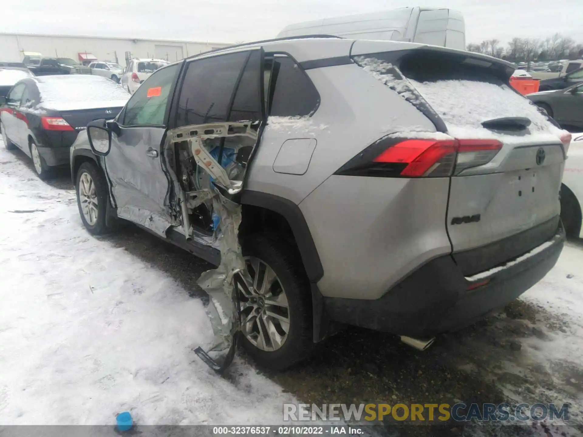 3 Photograph of a damaged car 2T3A1RFV3MC151099 TOYOTA RAV4 2021