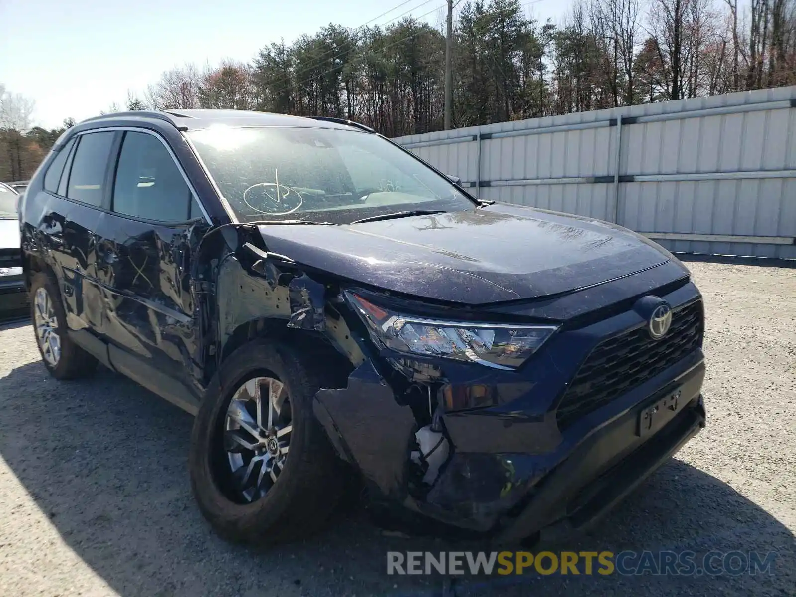 1 Photograph of a damaged car 2T3A1RFV3MW151960 TOYOTA RAV4 2021