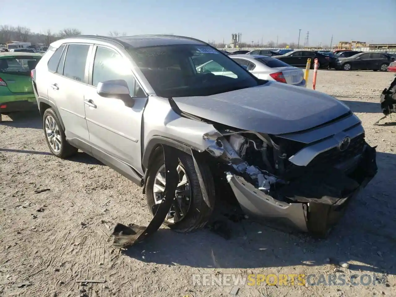 1 Photograph of a damaged car 2T3A1RFV3MW163266 TOYOTA RAV4 2021