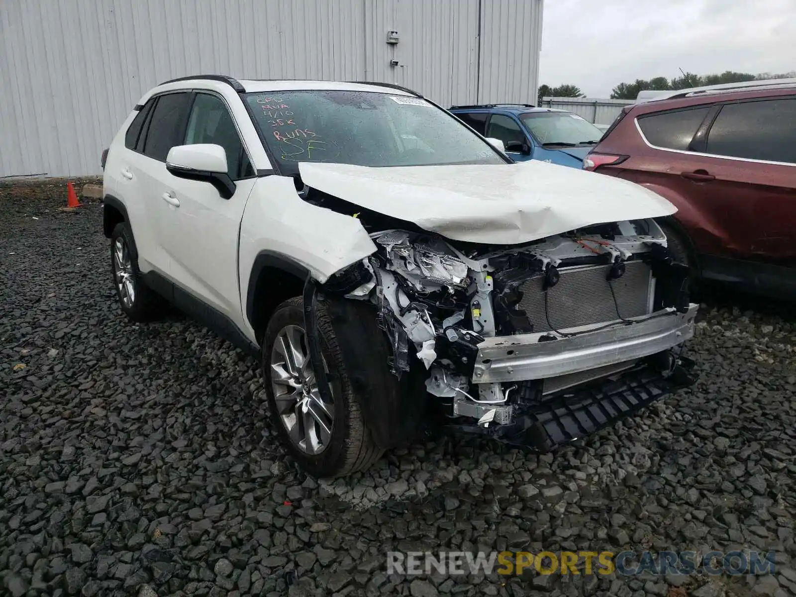 1 Photograph of a damaged car 2T3A1RFV3MW168841 TOYOTA RAV4 2021