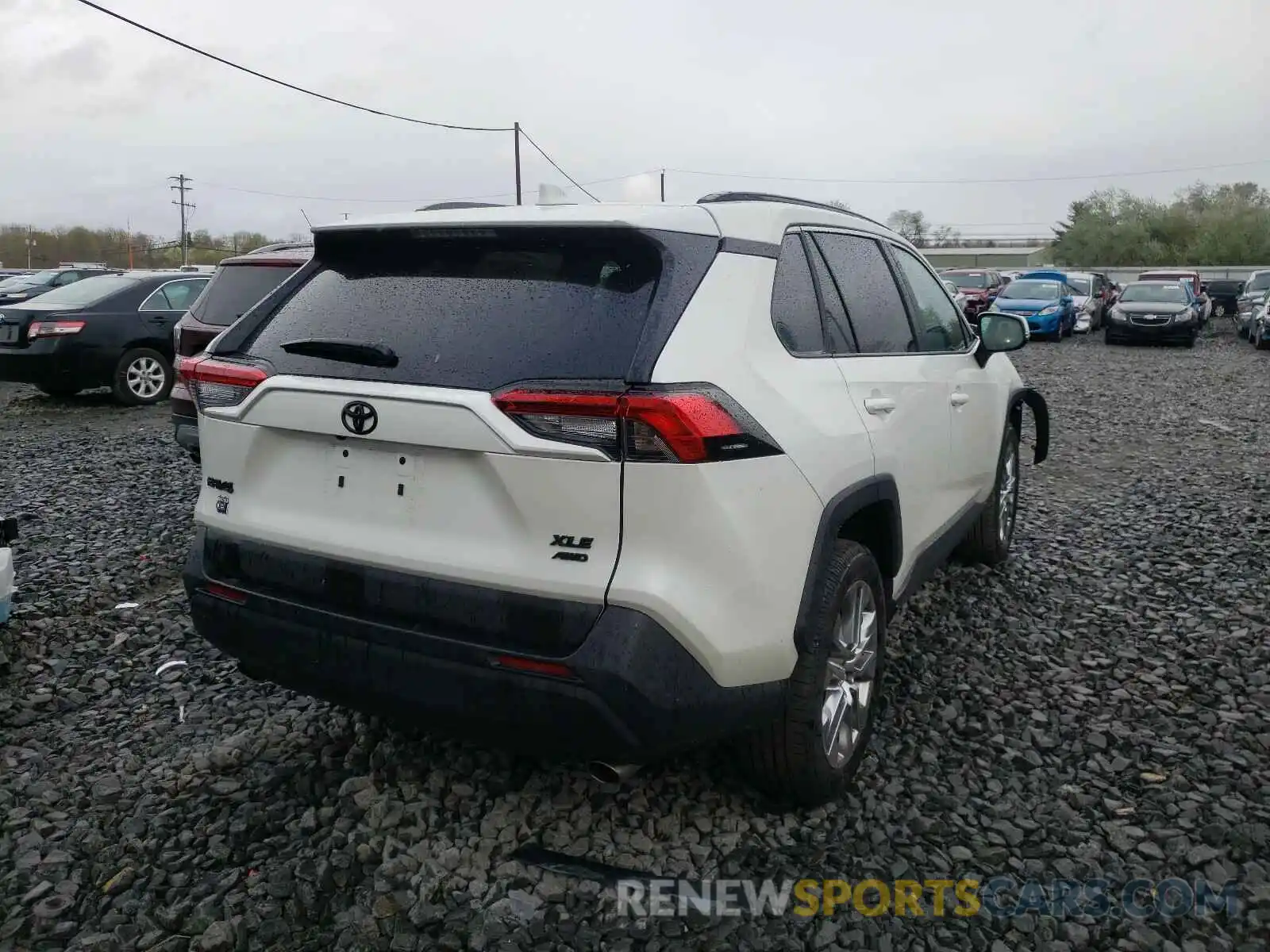 4 Photograph of a damaged car 2T3A1RFV3MW168841 TOYOTA RAV4 2021