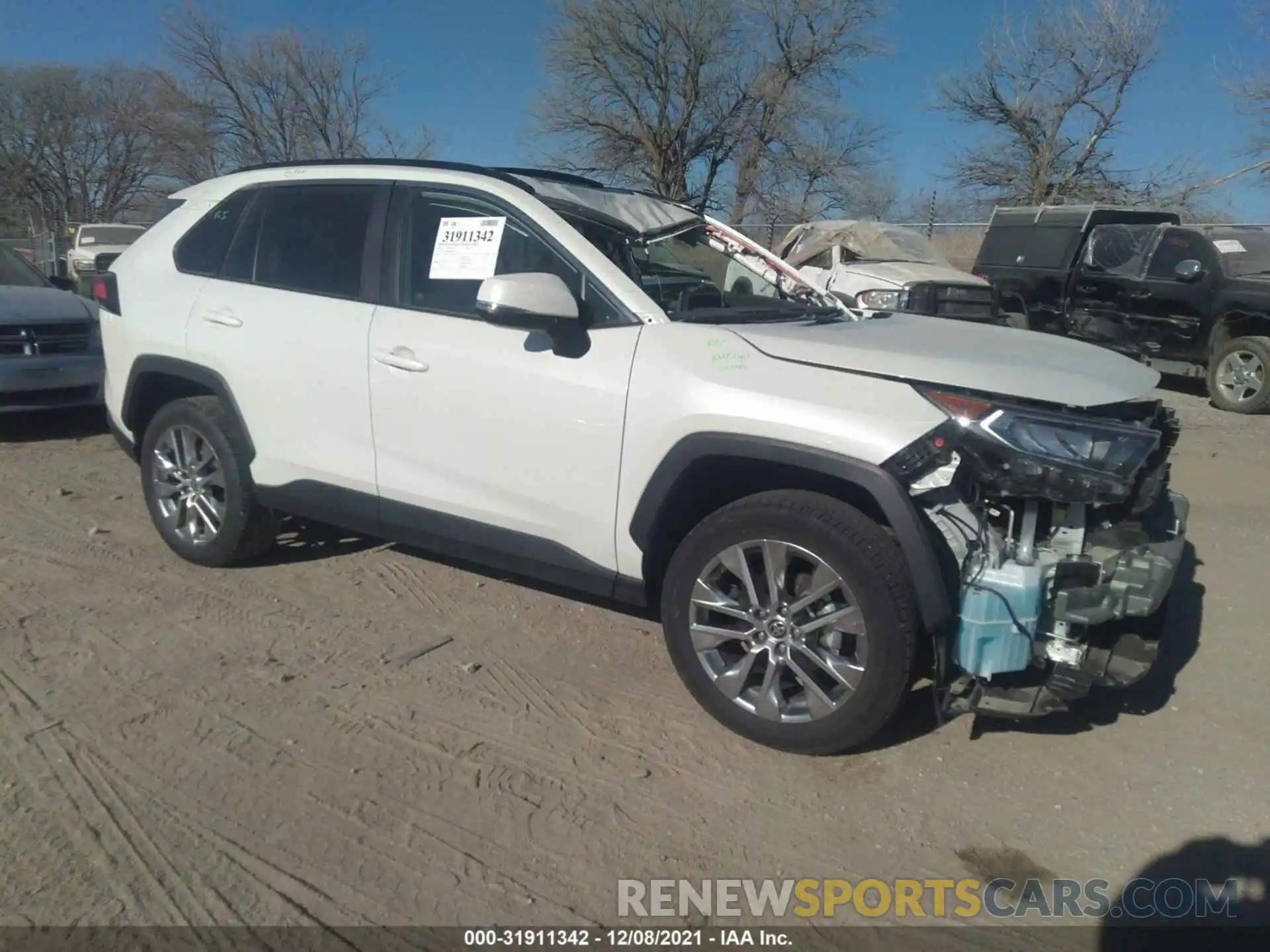 1 Photograph of a damaged car 2T3A1RFV3MW190080 TOYOTA RAV4 2021