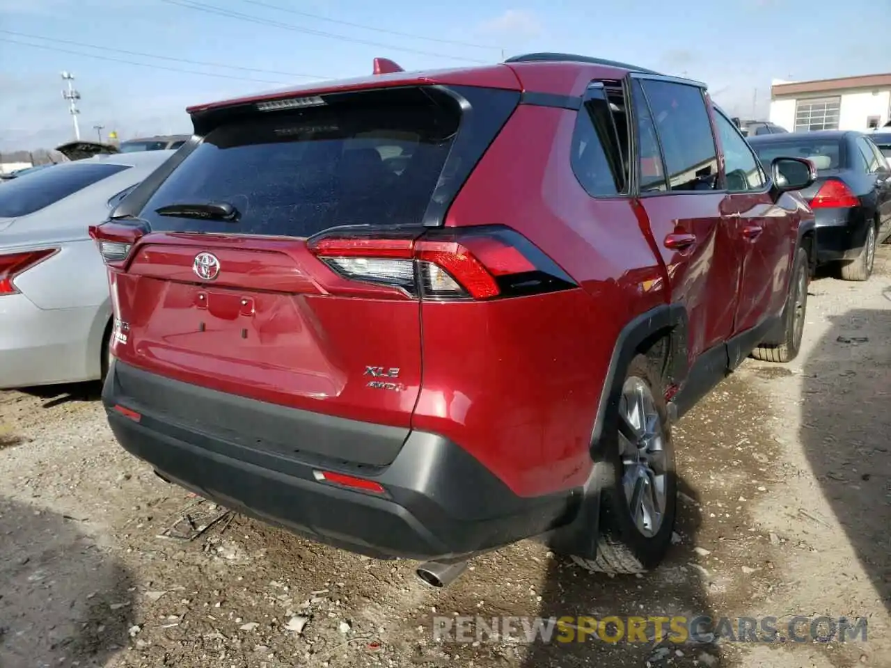 4 Photograph of a damaged car 2T3A1RFV3MW203295 TOYOTA RAV4 2021