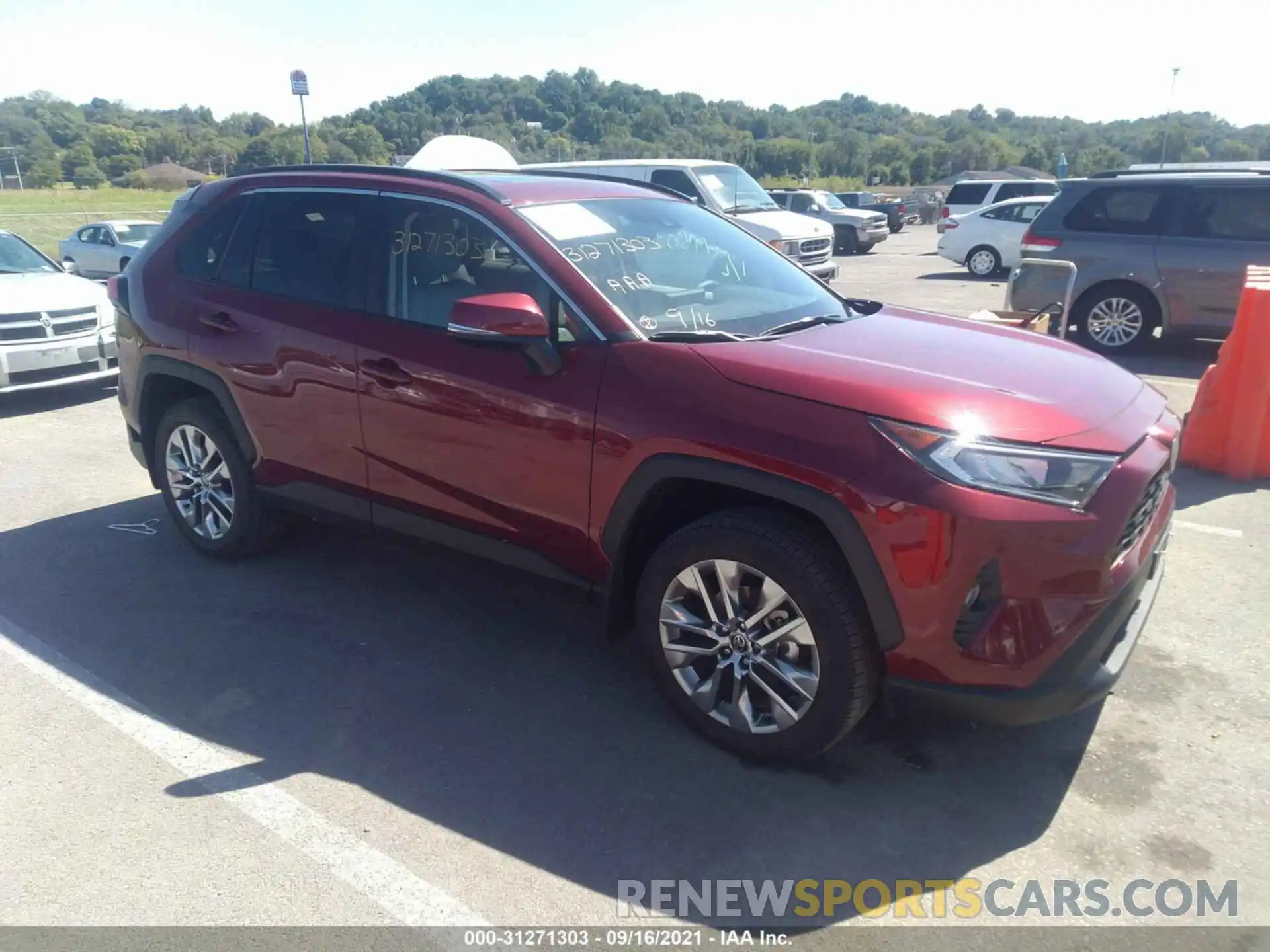 1 Photograph of a damaged car 2T3A1RFV3MW205712 TOYOTA RAV4 2021