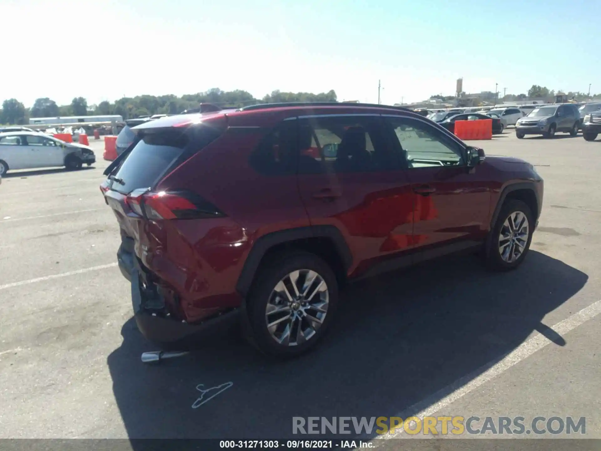 4 Photograph of a damaged car 2T3A1RFV3MW205712 TOYOTA RAV4 2021