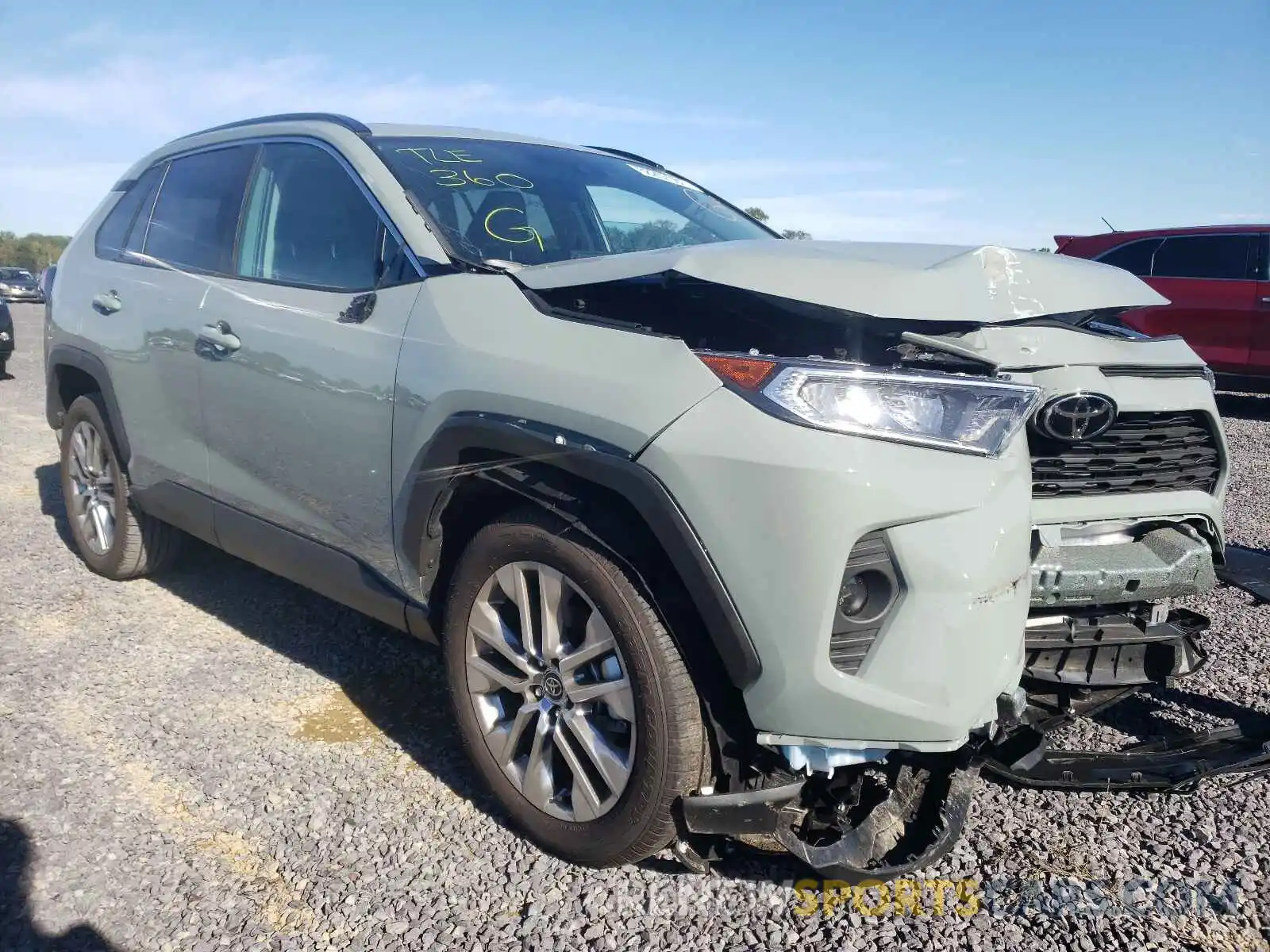 1 Photograph of a damaged car 2T3A1RFV3MW210084 TOYOTA RAV4 2021