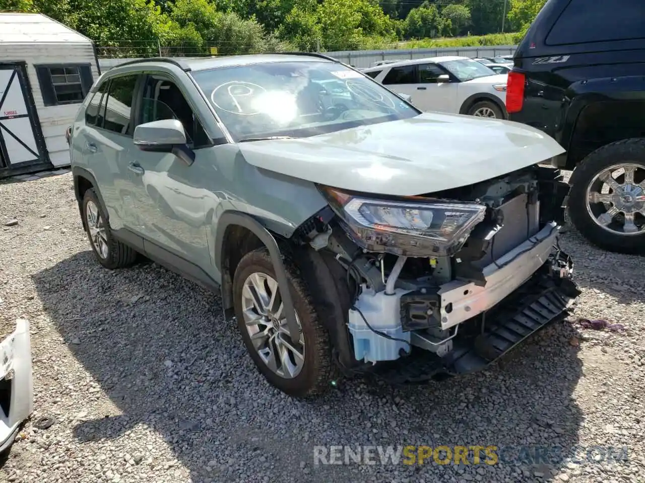 1 Photograph of a damaged car 2T3A1RFV3MW231307 TOYOTA RAV4 2021