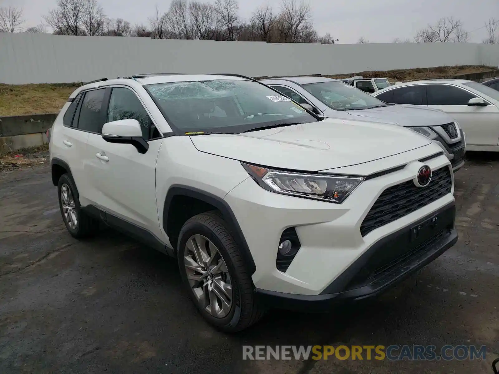 1 Photograph of a damaged car 2T3A1RFV4MW147626 TOYOTA RAV4 2021