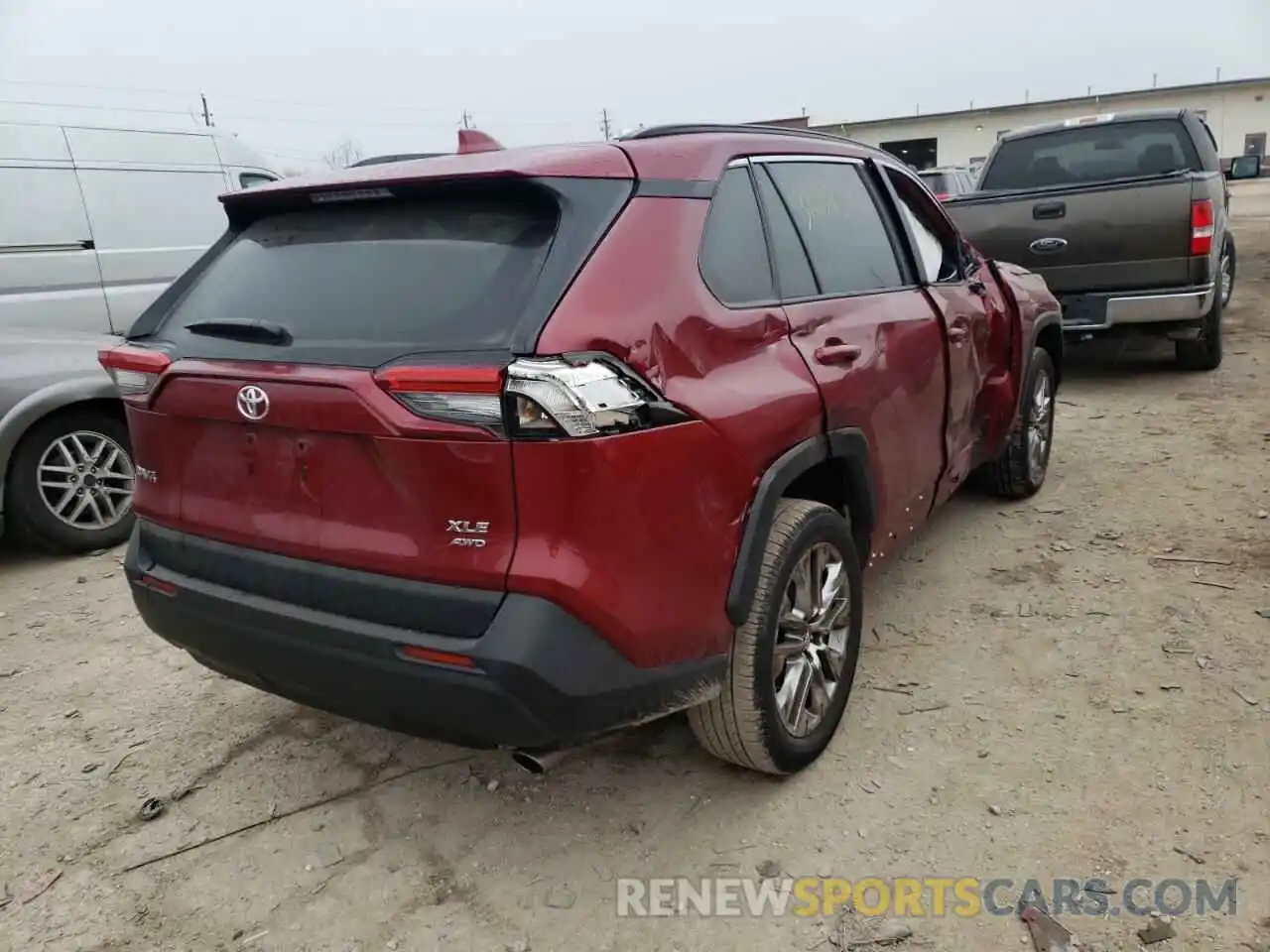 4 Photograph of a damaged car 2T3A1RFV4MW151904 TOYOTA RAV4 2021