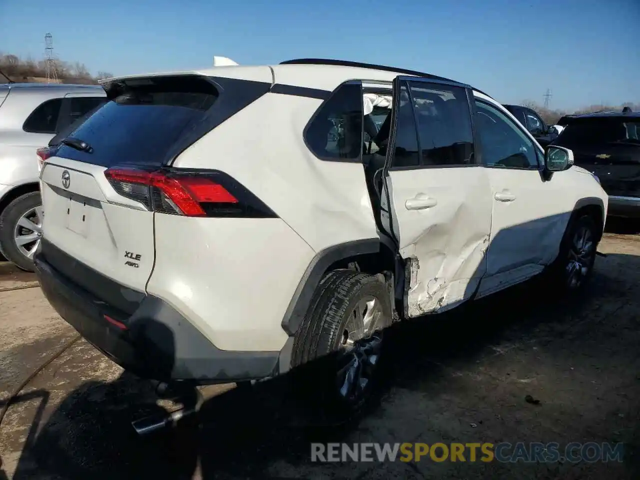 3 Photograph of a damaged car 2T3A1RFV4MW163826 TOYOTA RAV4 2021