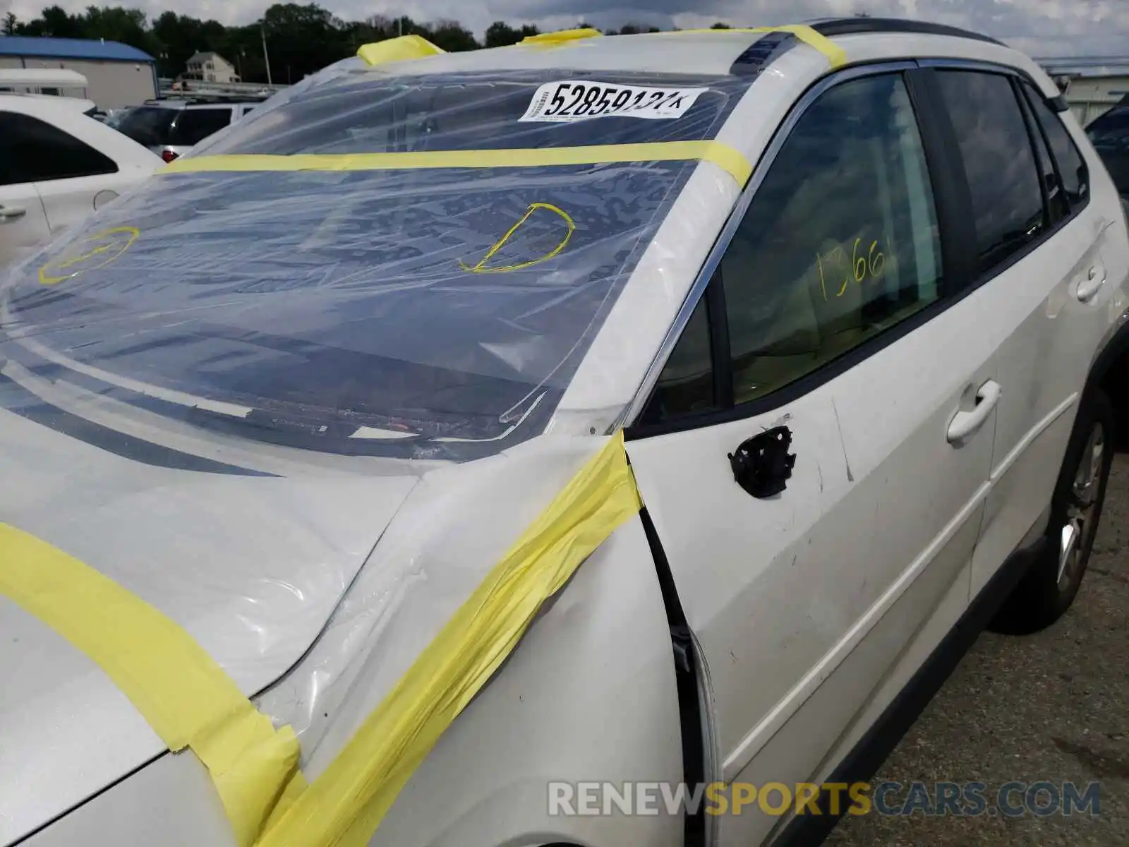 9 Photograph of a damaged car 2T3A1RFV4MW165611 TOYOTA RAV4 2021