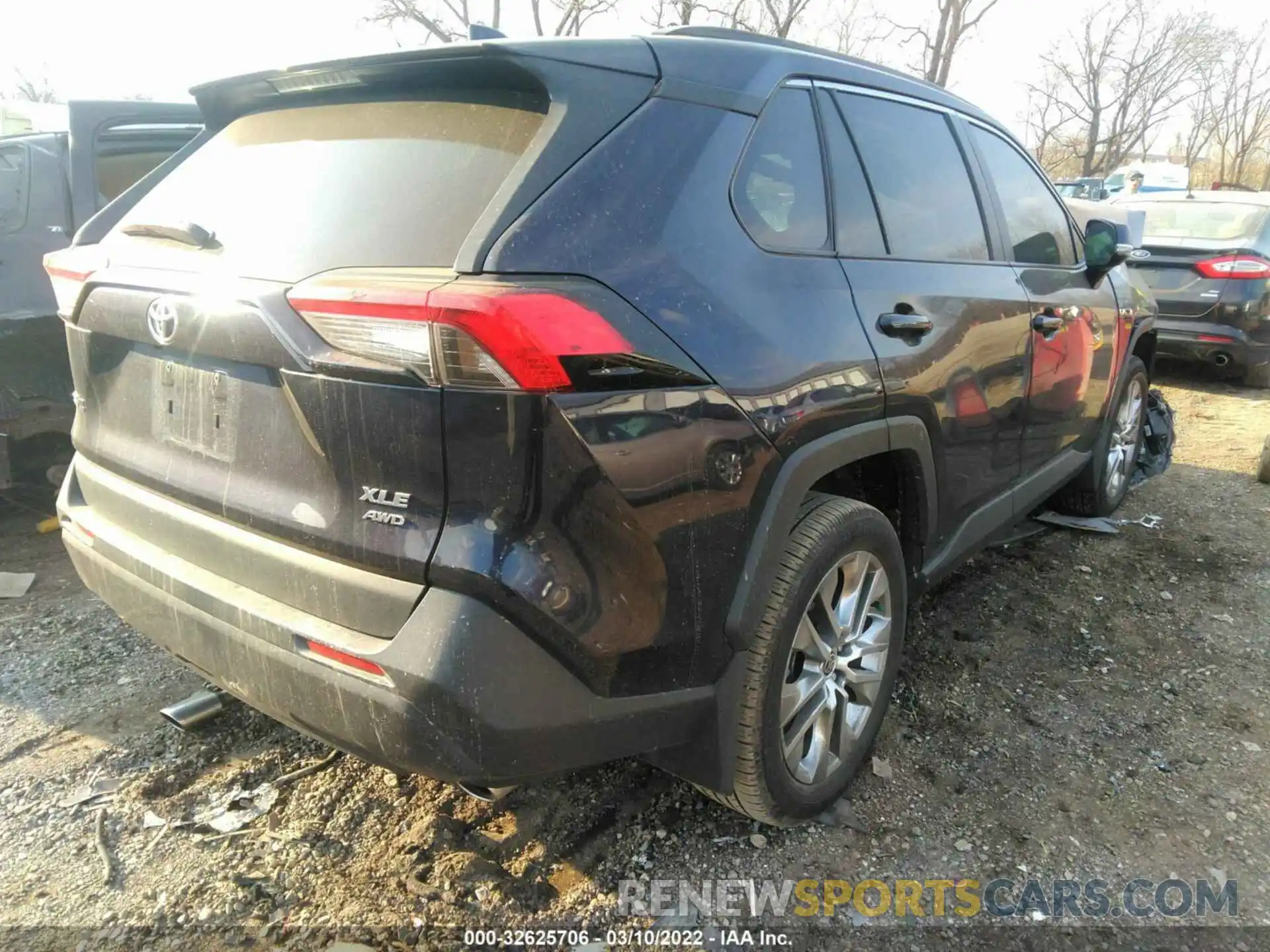 4 Photograph of a damaged car 2T3A1RFV4MW182697 TOYOTA RAV4 2021