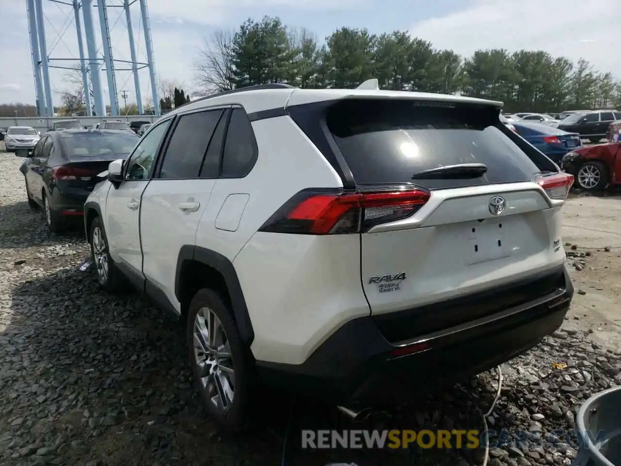 3 Photograph of a damaged car 2T3A1RFV4MW182845 TOYOTA RAV4 2021